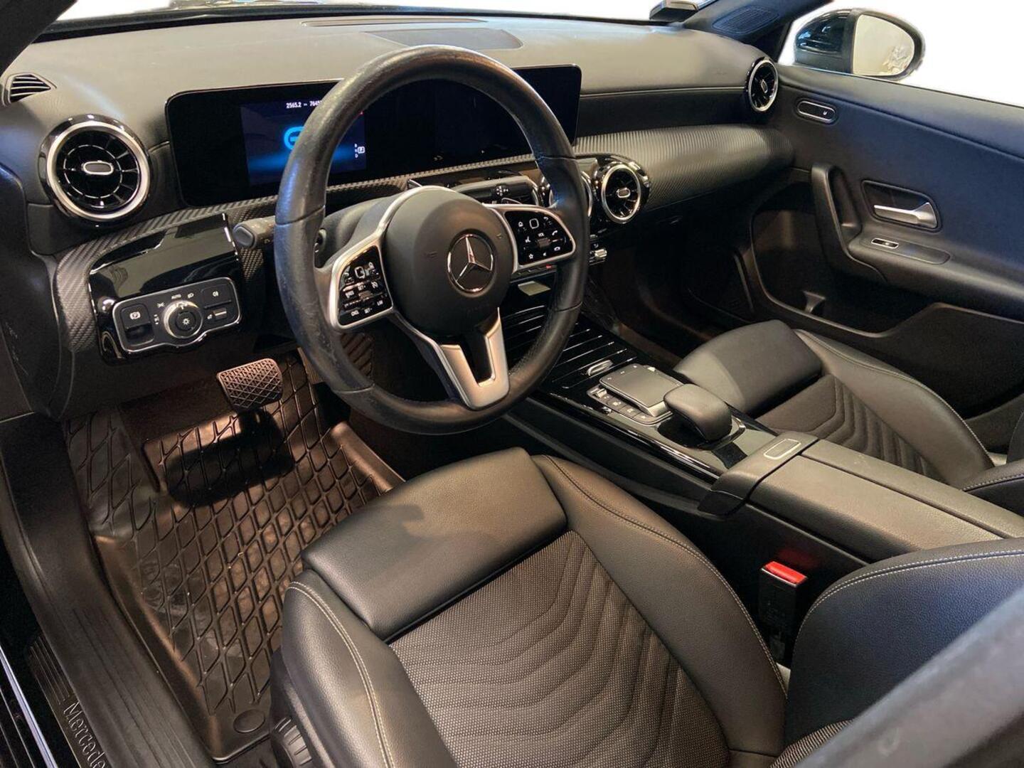 MERCEDES-BENZ A 6