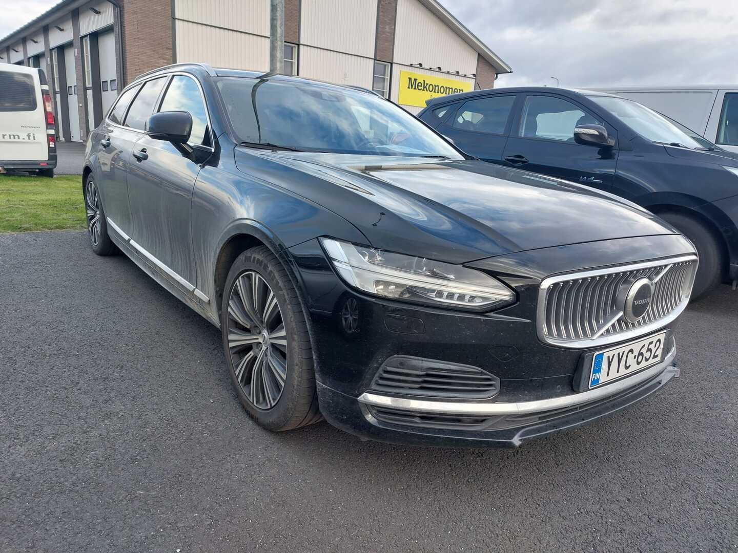 VOLVO V90 1