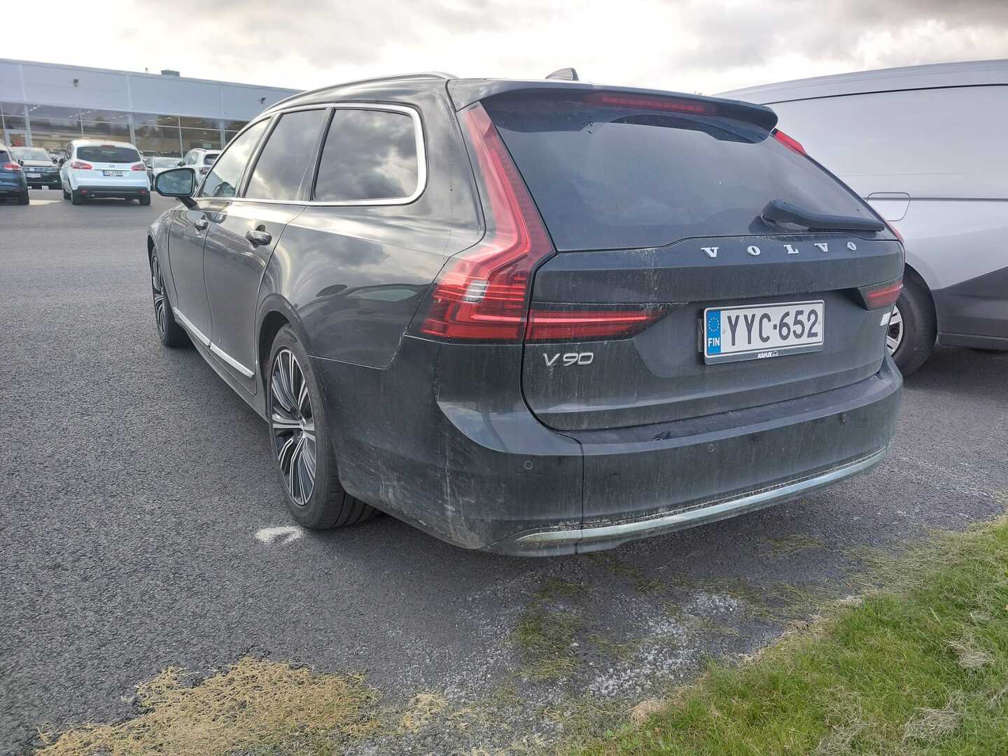 VOLVO V90 2