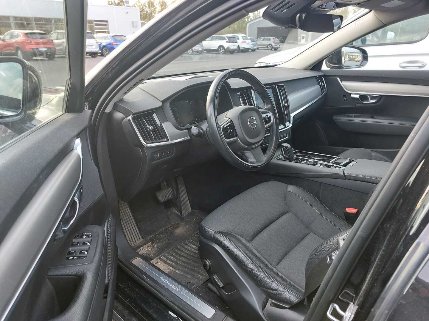 VOLVO V90 3