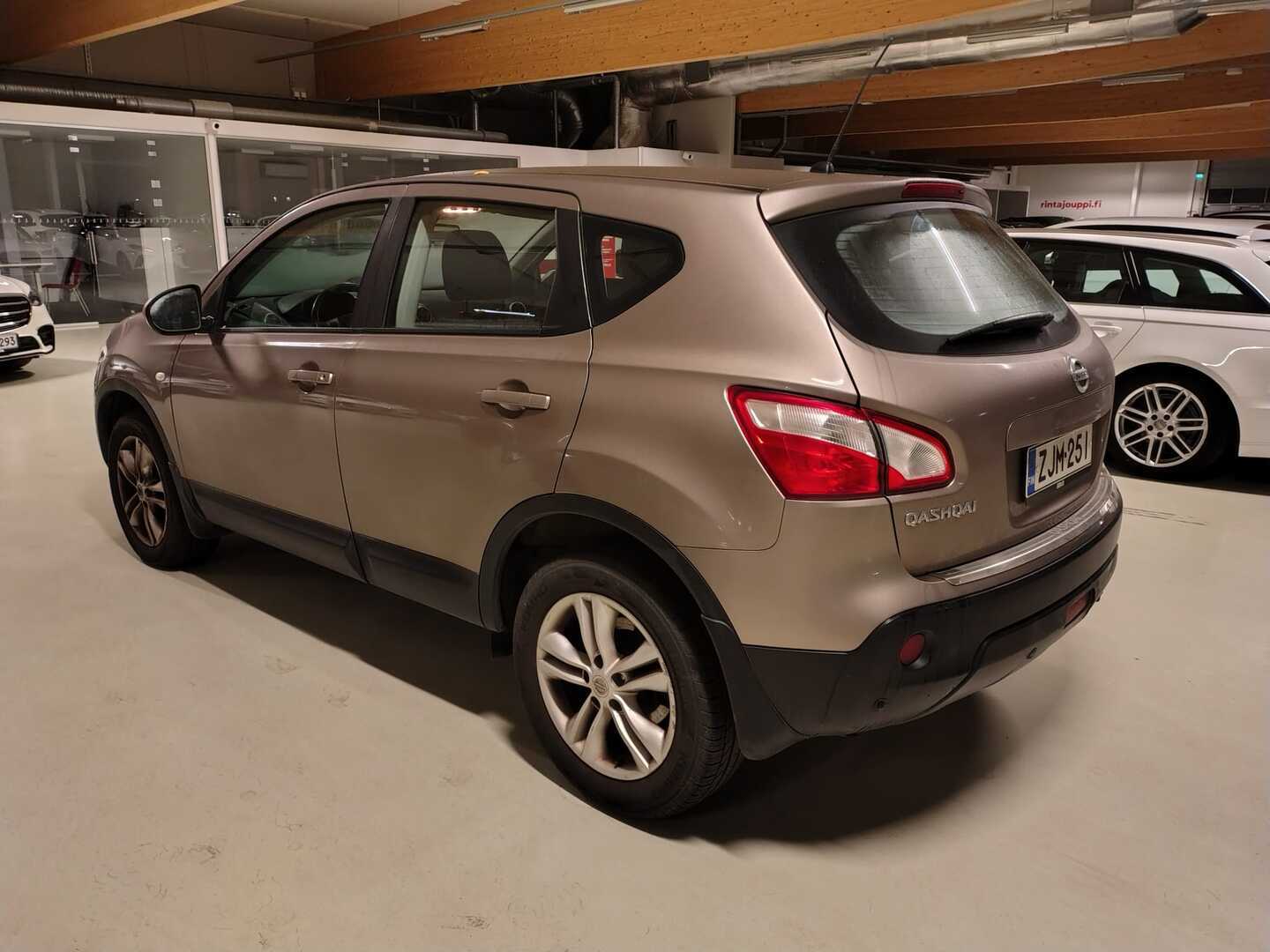 NISSAN Qashqai 2012