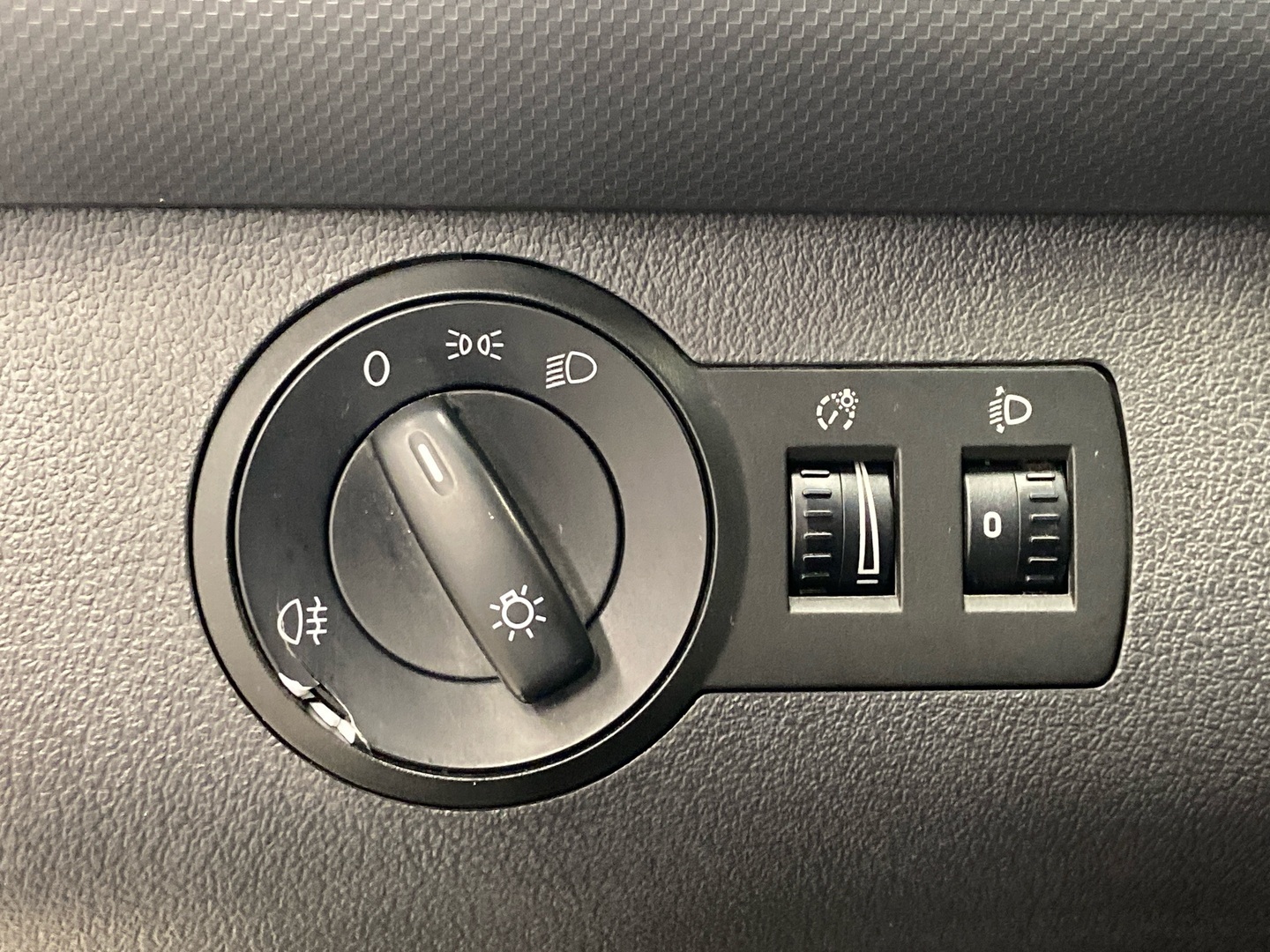 VOLKSWAGEN Caddy 2011