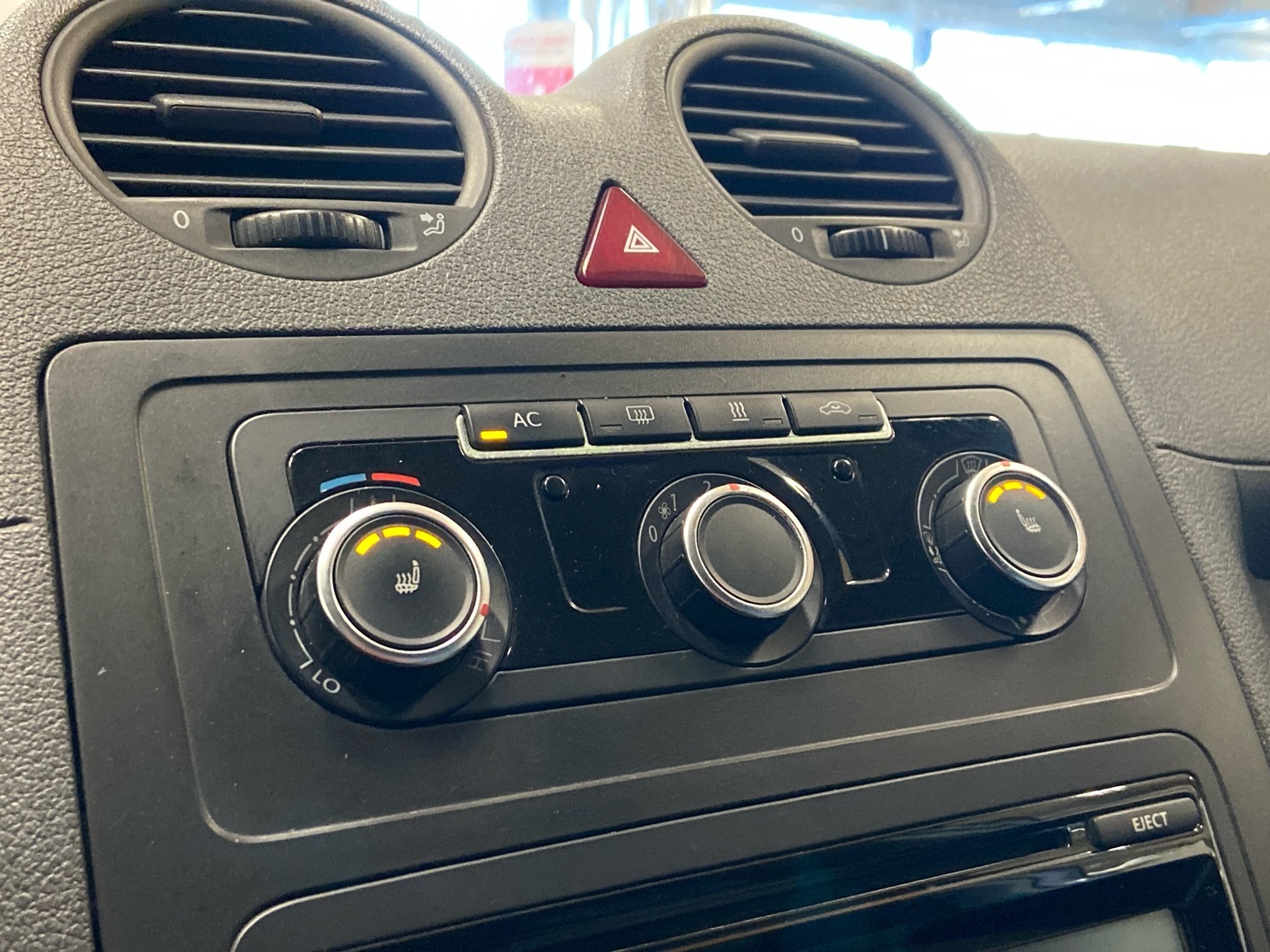 VOLKSWAGEN Caddy 2011