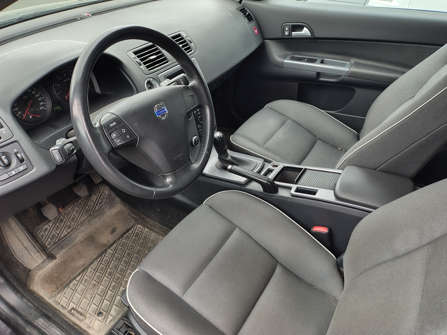 VOLVO C30 2009