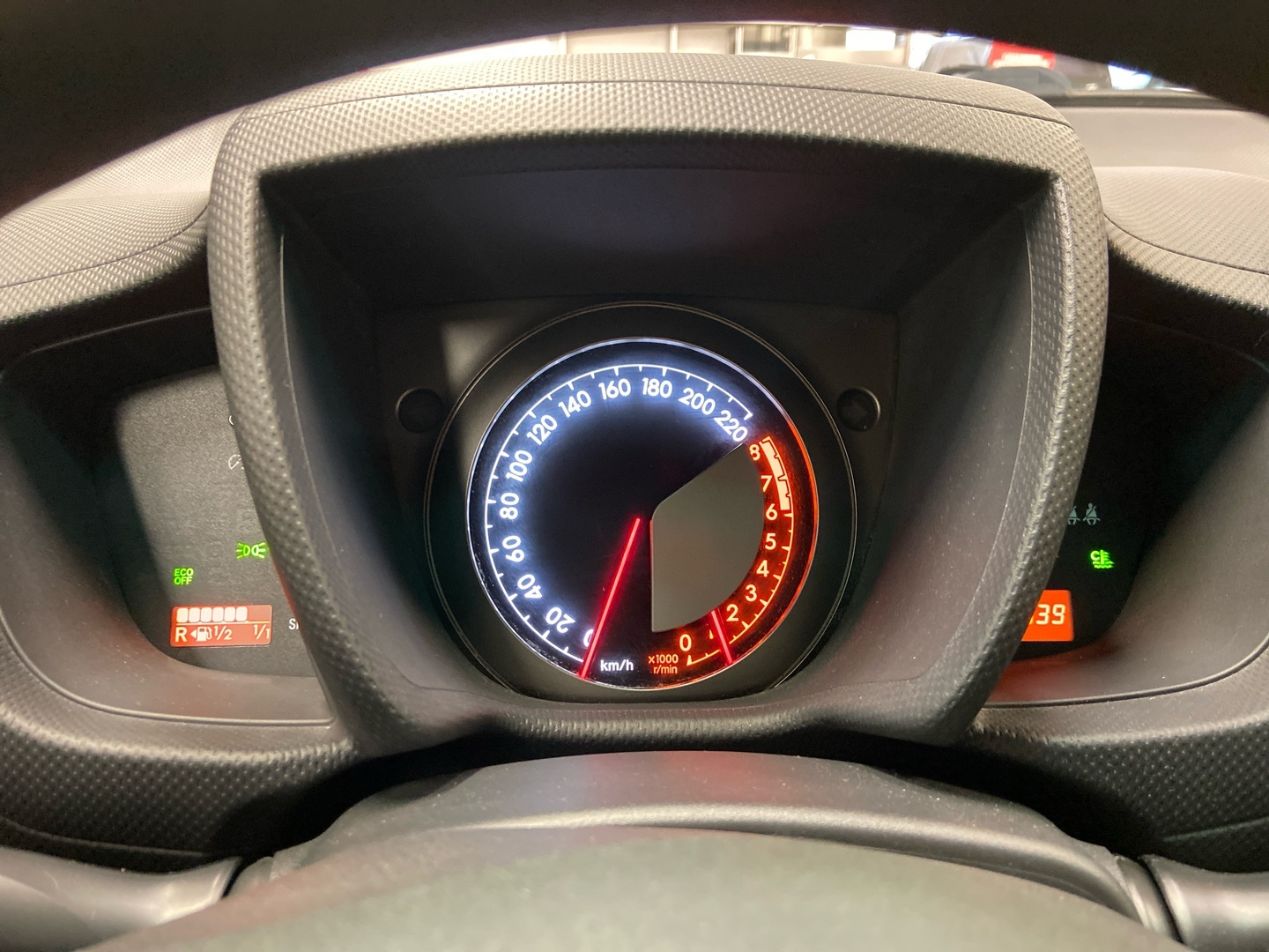 TOYOTA Urban Cruiser 2012