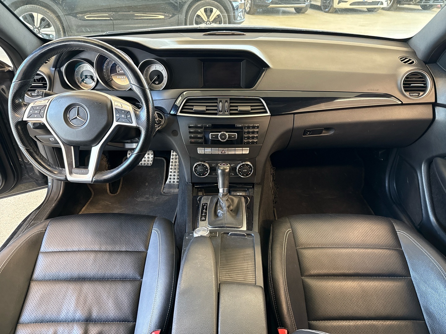 MERCEDES-BENZ C 2011