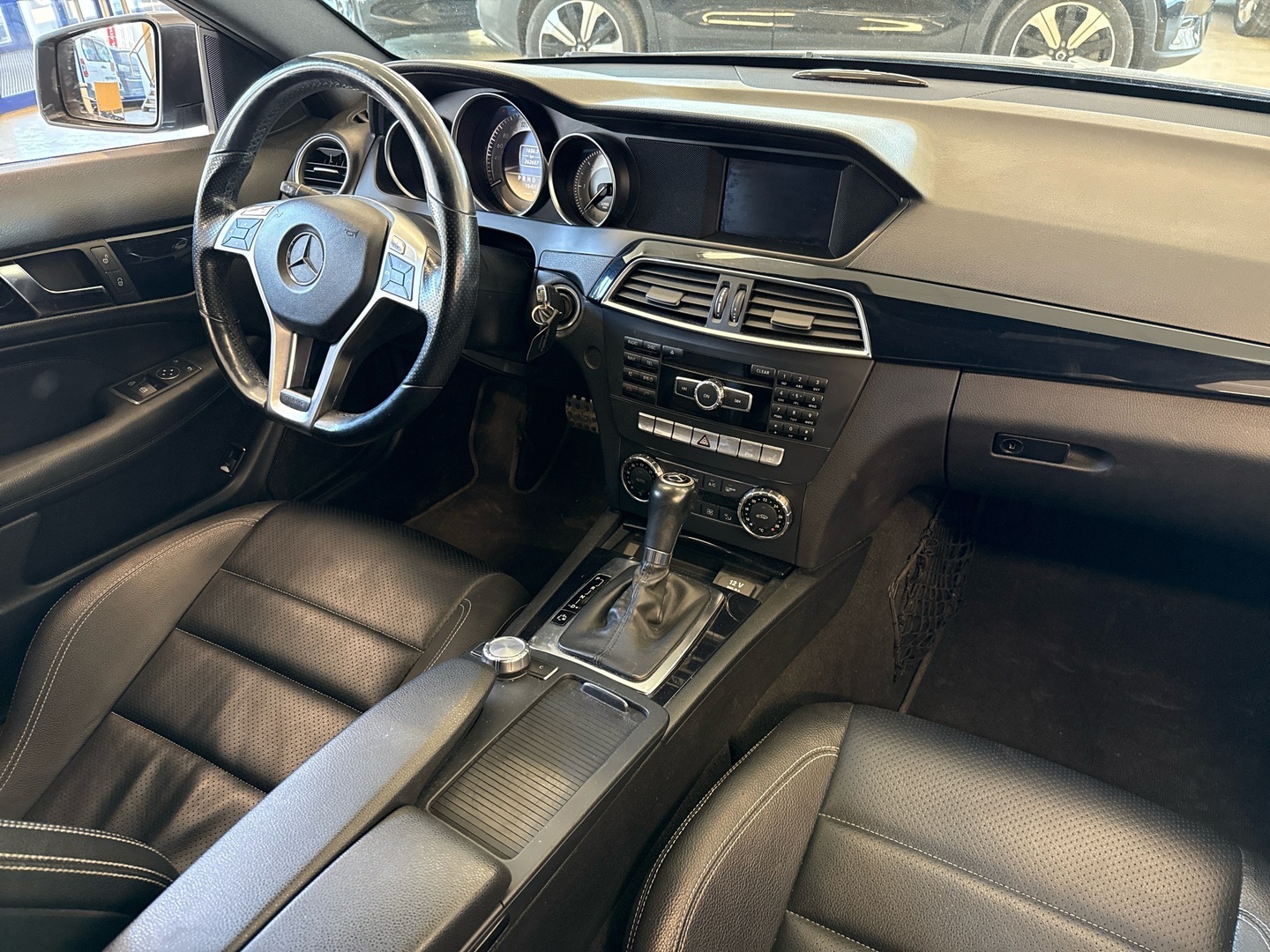MERCEDES-BENZ C 2011