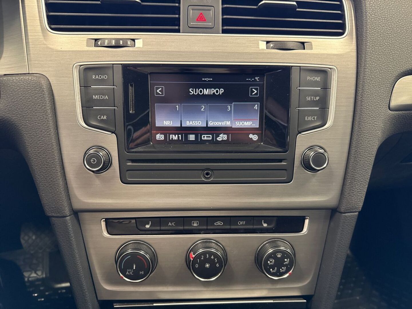 VOLKSWAGEN Golf 2015