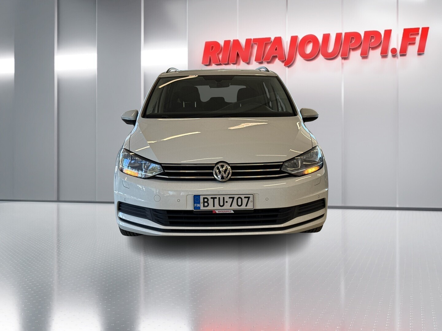 VOLKSWAGEN Touran 2016