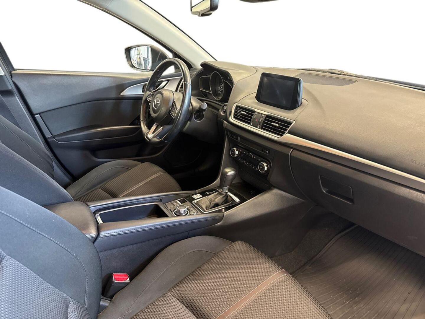 MAZDA Mazda3 2018