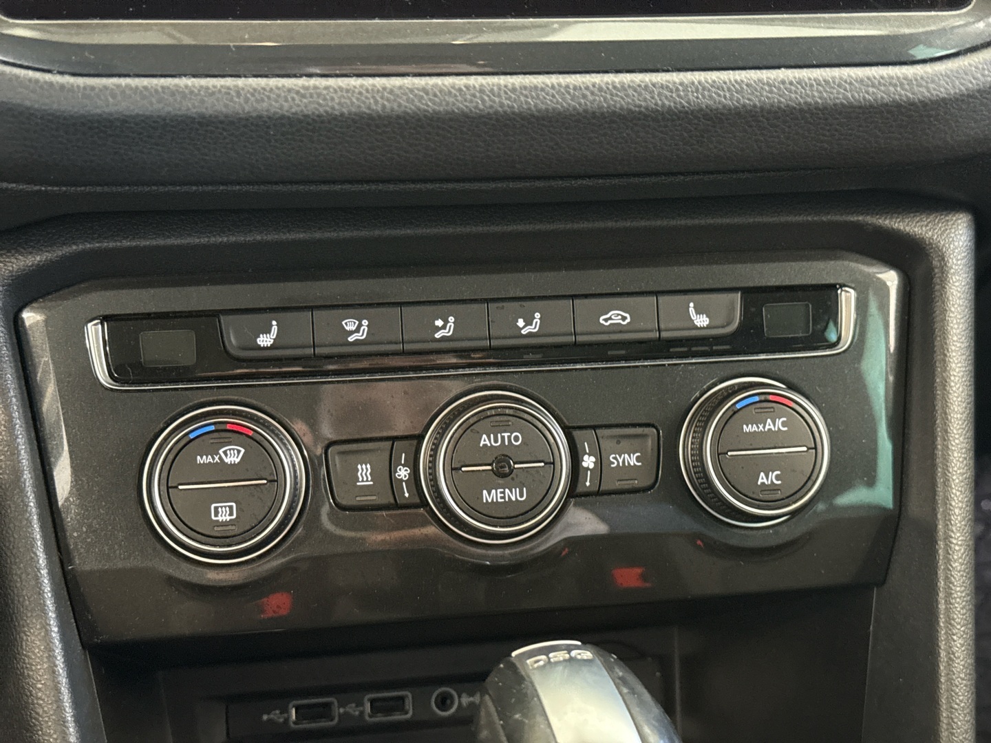 VOLKSWAGEN Tiguan 17