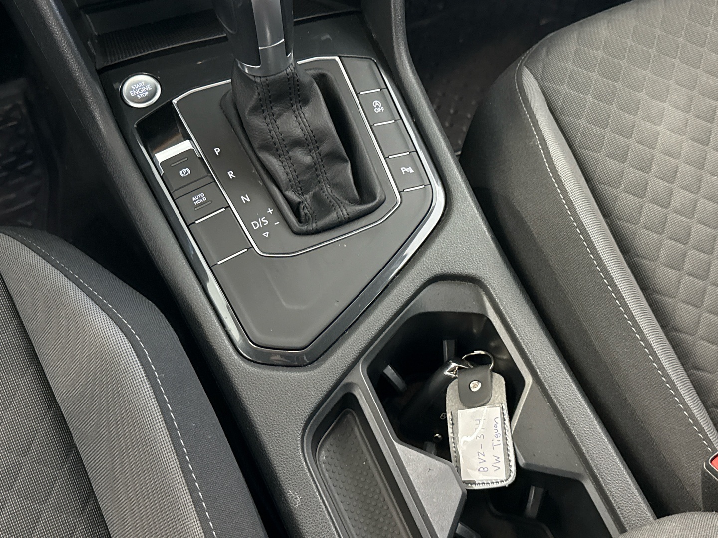 VOLKSWAGEN Tiguan 18