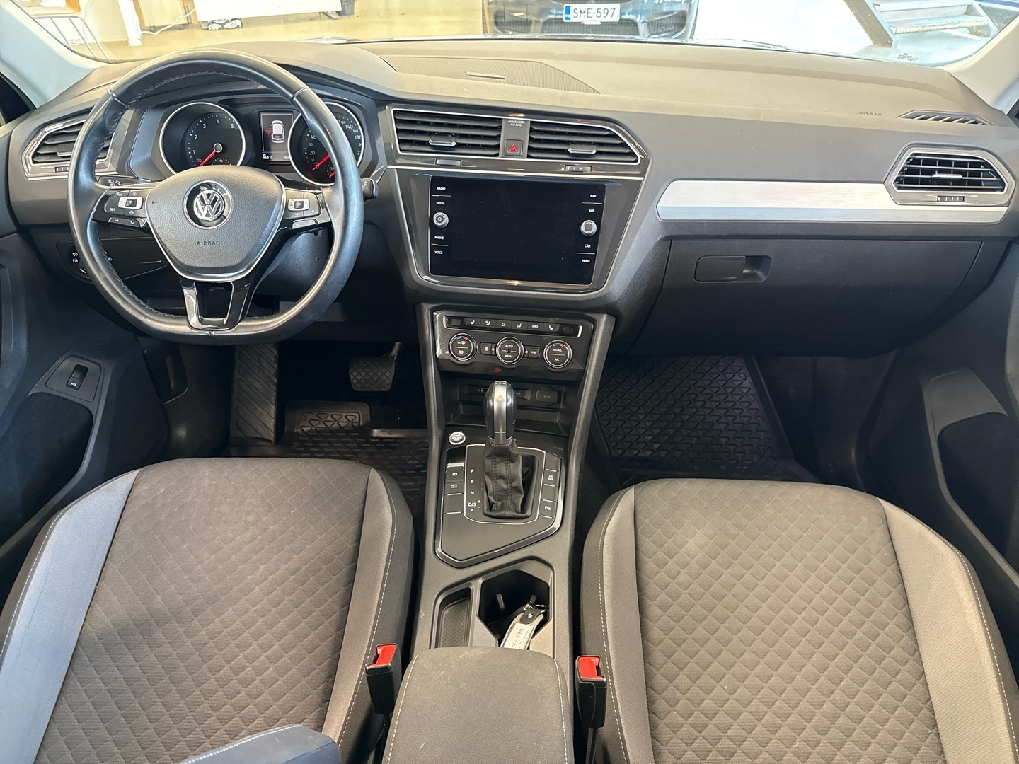 VOLKSWAGEN Tiguan 6