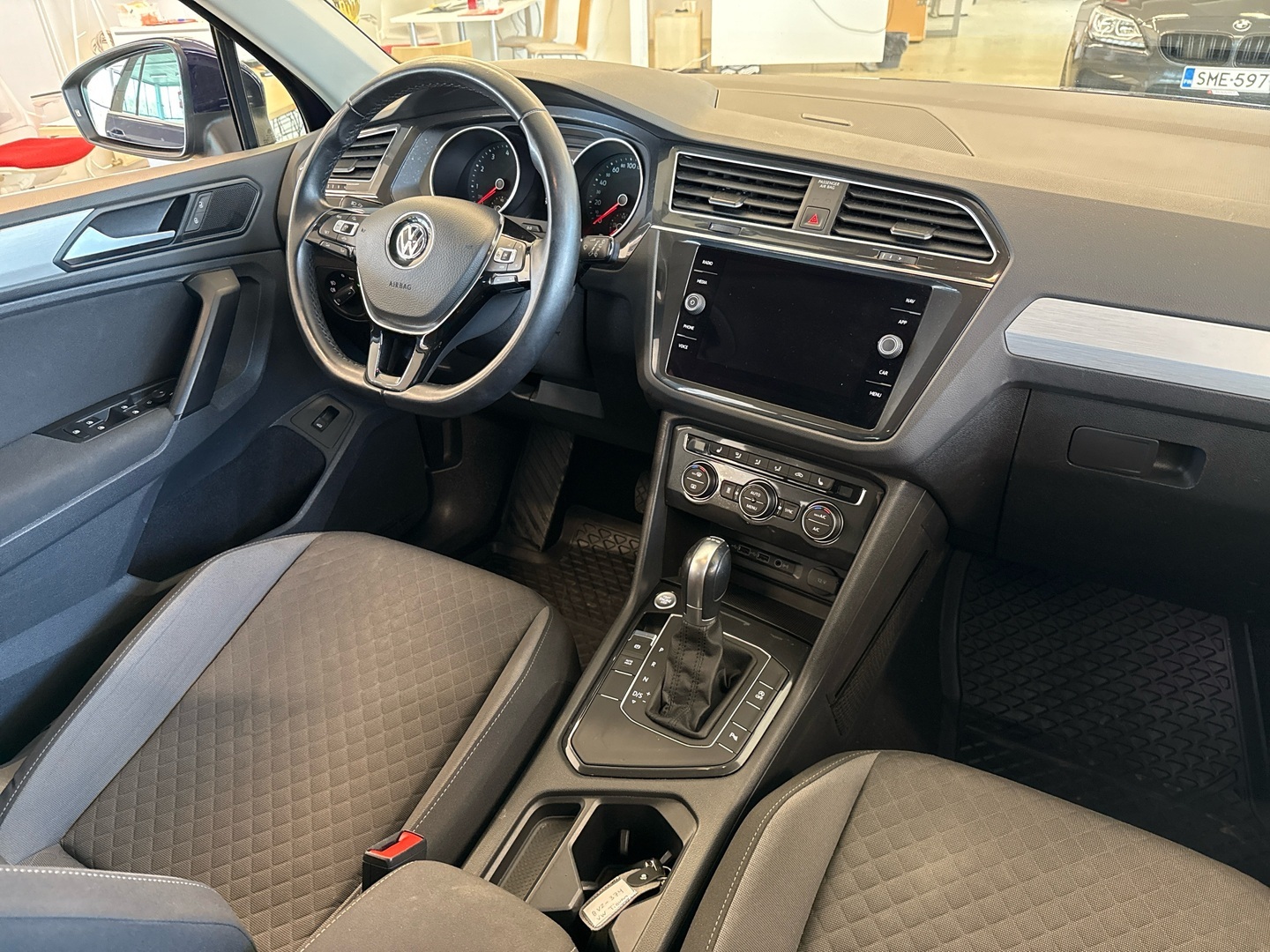VOLKSWAGEN Tiguan 7