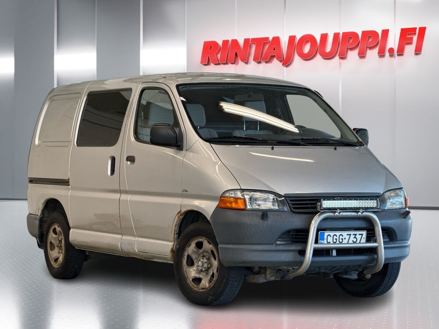 TOYOTA Hiace 2005