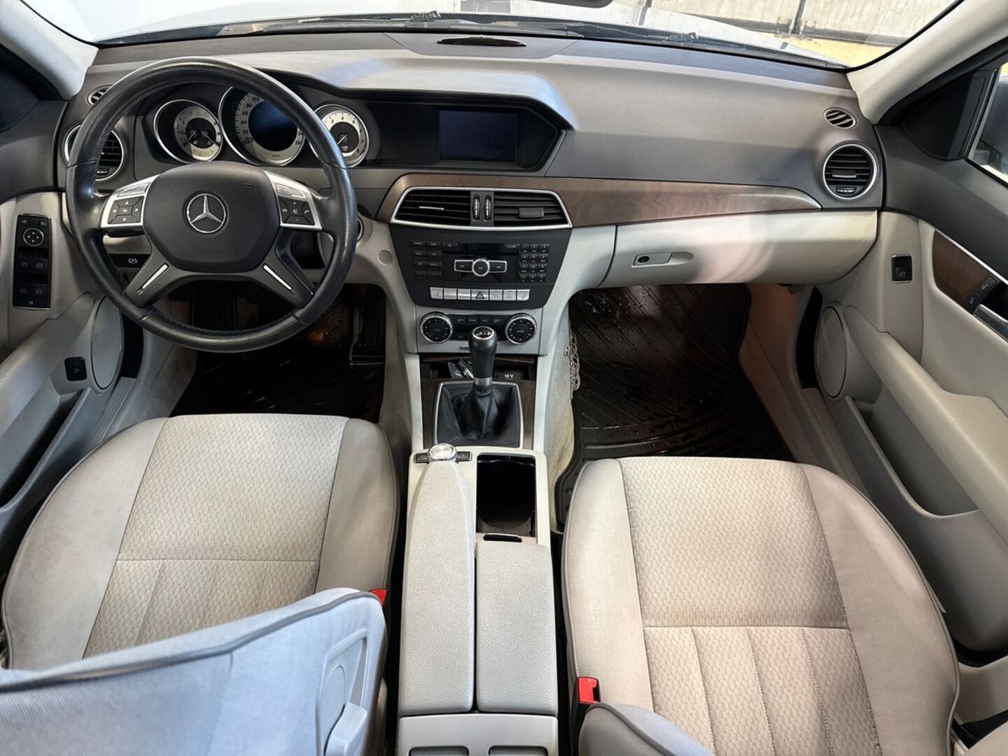MERCEDES-BENZ C 2011
