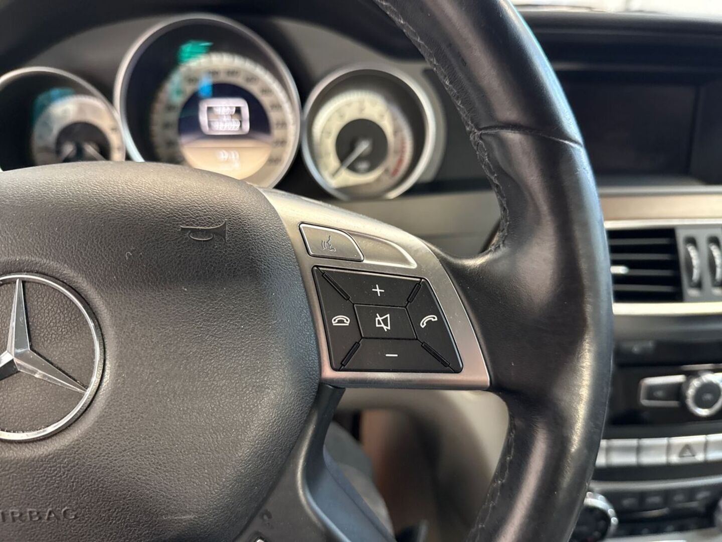 MERCEDES-BENZ C 2011