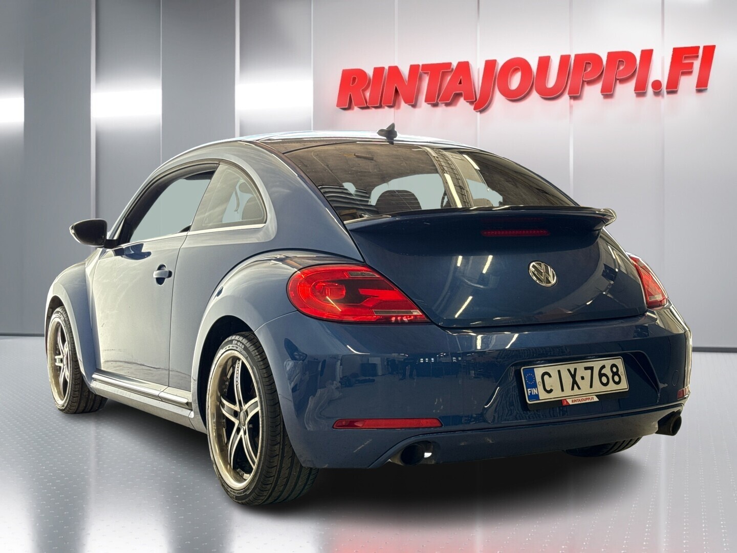 VOLKSWAGEN Beetle 2012
