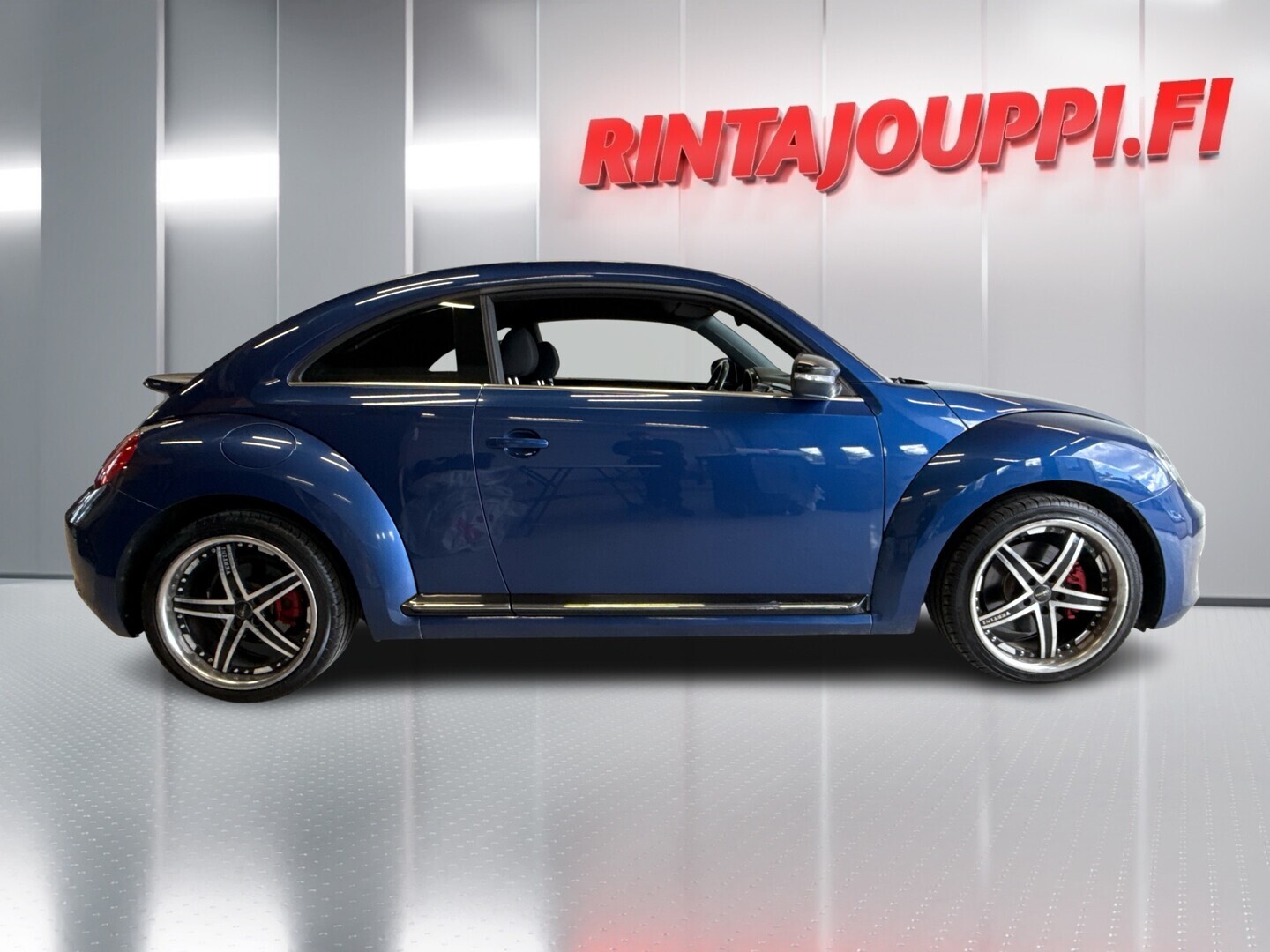 VOLKSWAGEN Beetle 2012