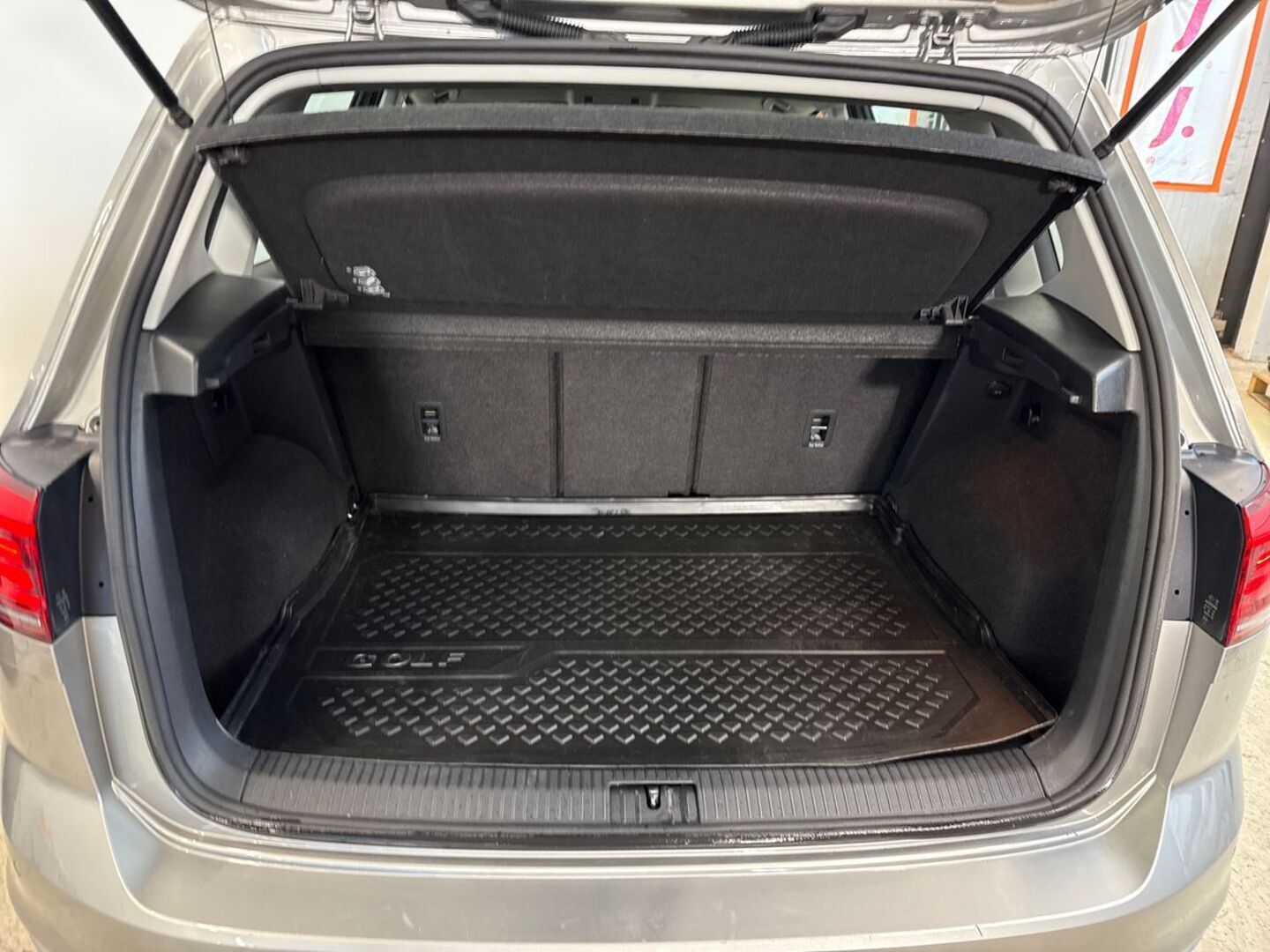 VOLKSWAGEN Golf Sportsvan 2018