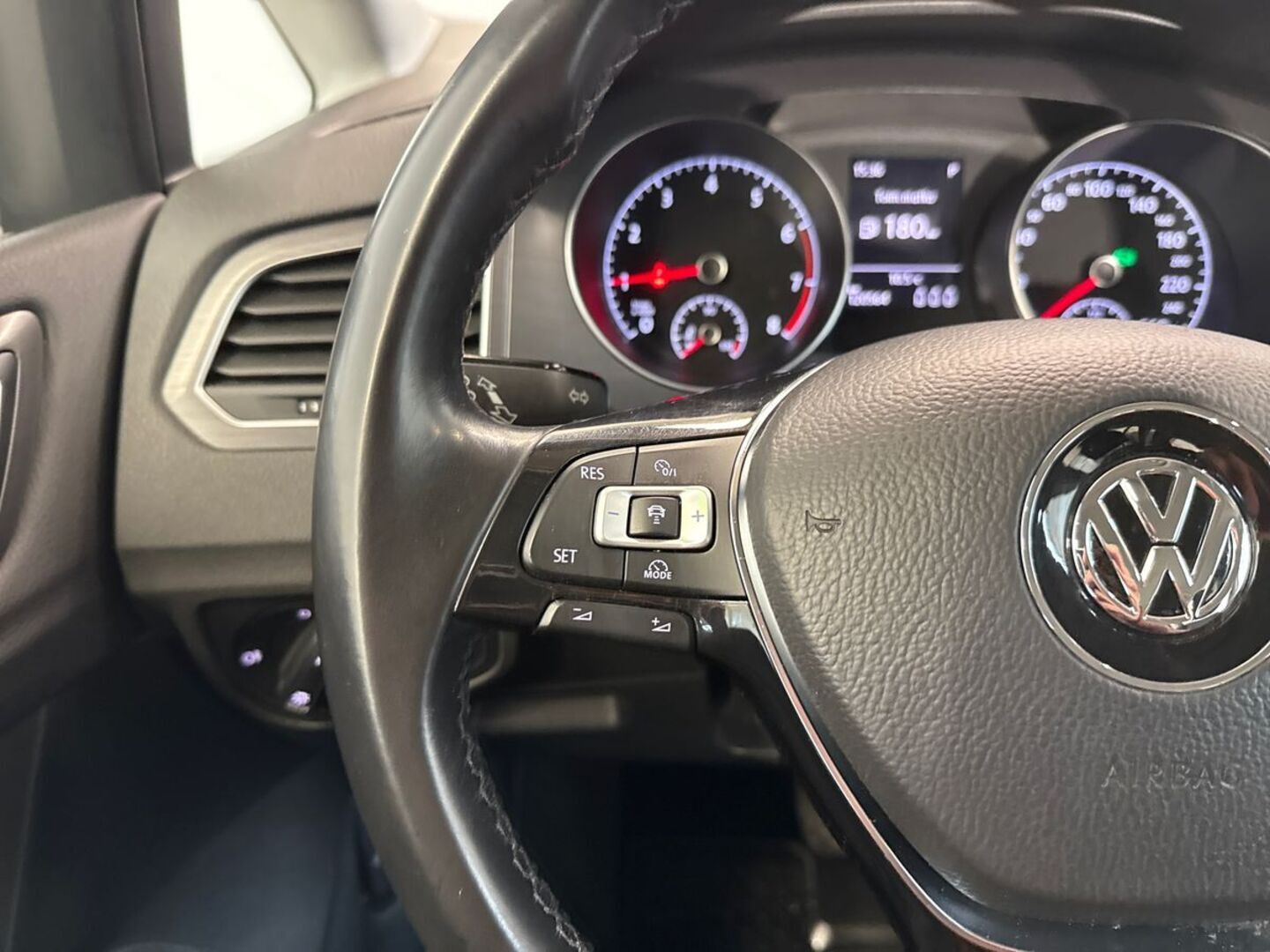 VOLKSWAGEN Golf Sportsvan 2018
