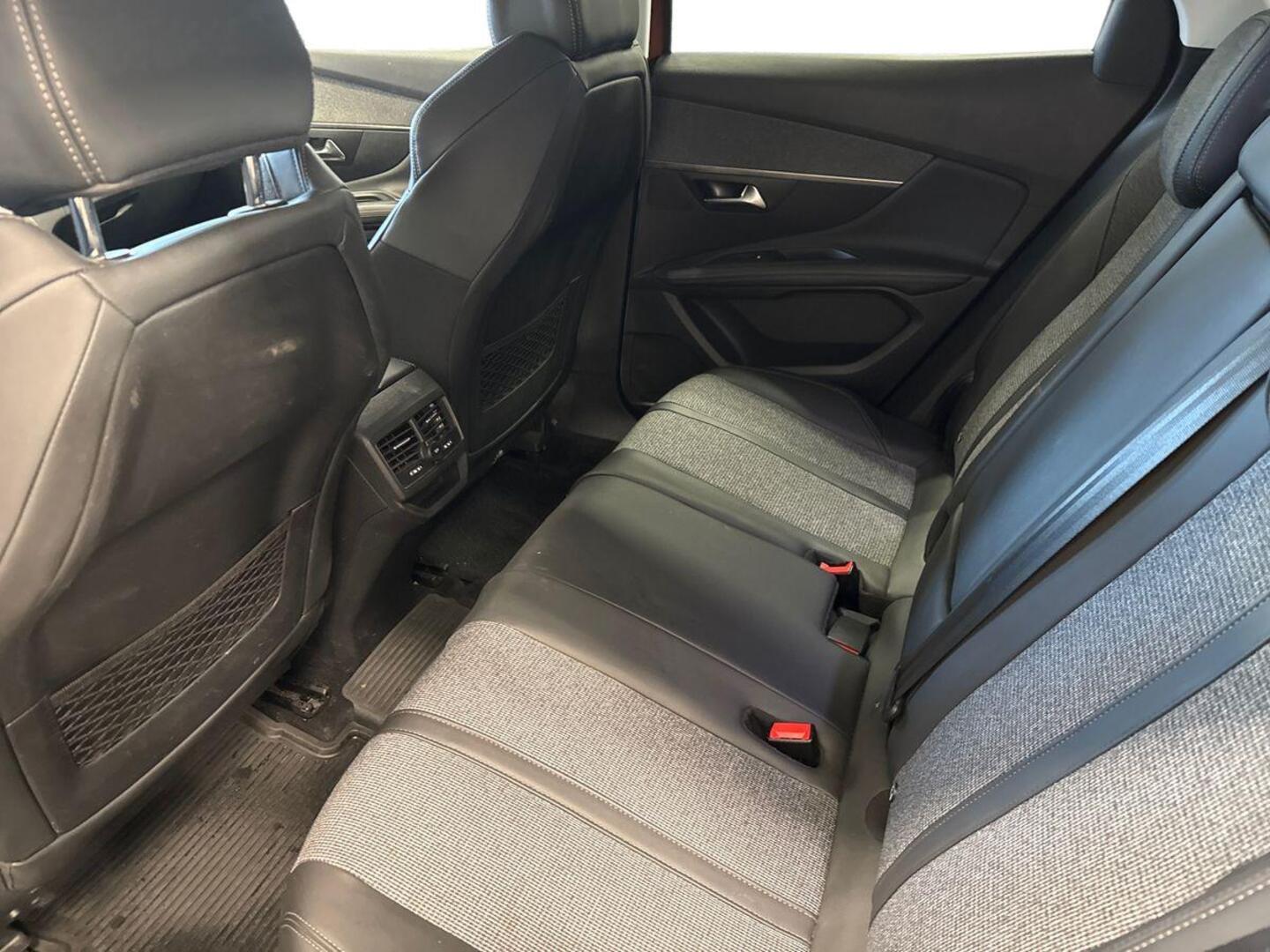 PEUGEOT 3008 2019
