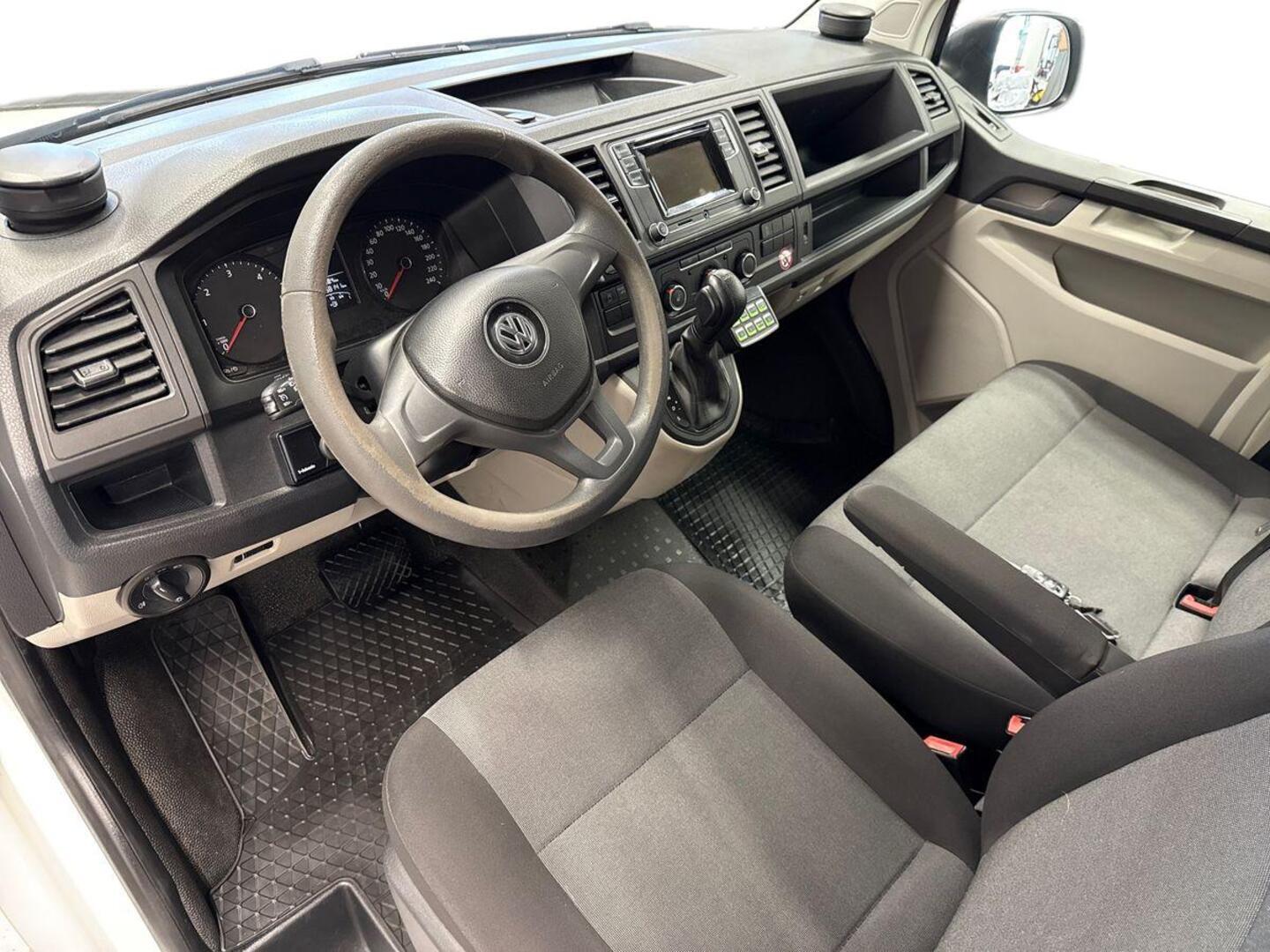 VOLKSWAGEN Transporter 7