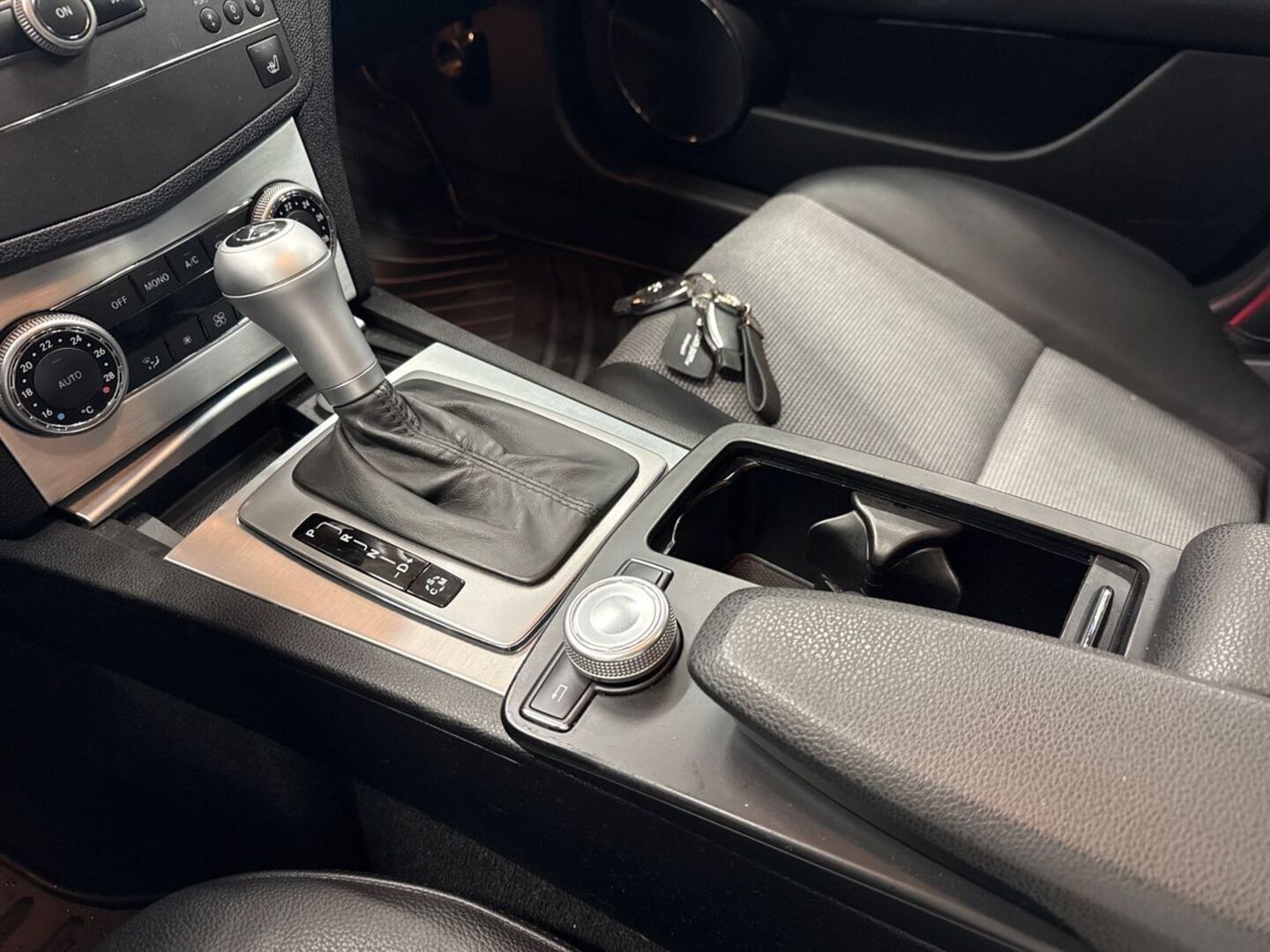 MERCEDES-BENZ C 2010