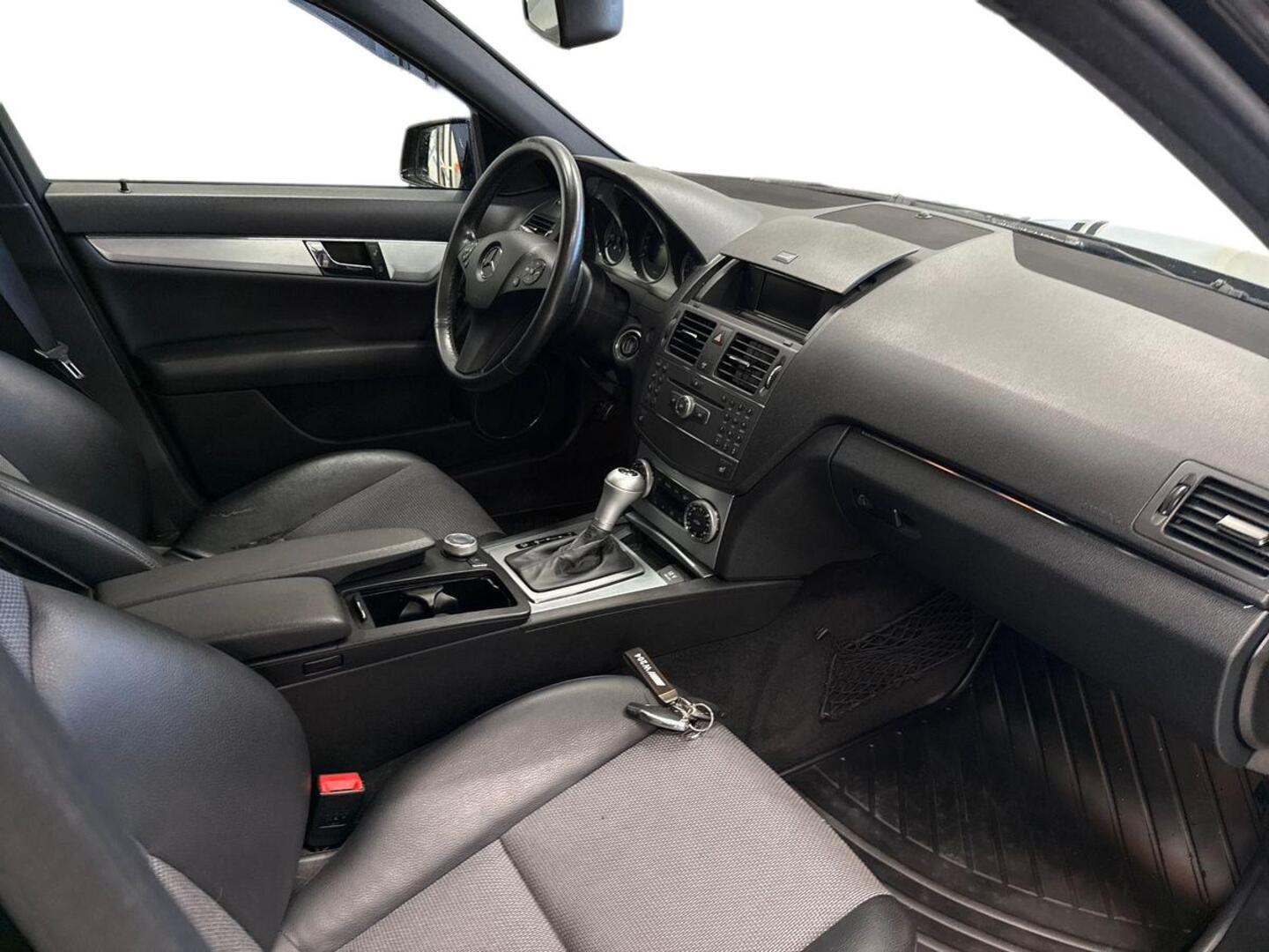 MERCEDES-BENZ C 2010