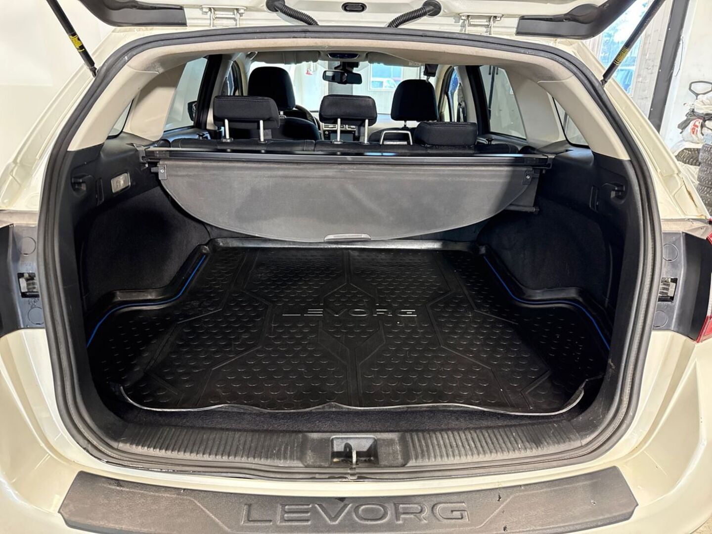 SUBARU Levorg 11