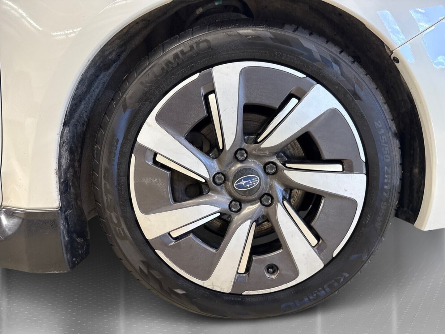SUBARU Levorg 13