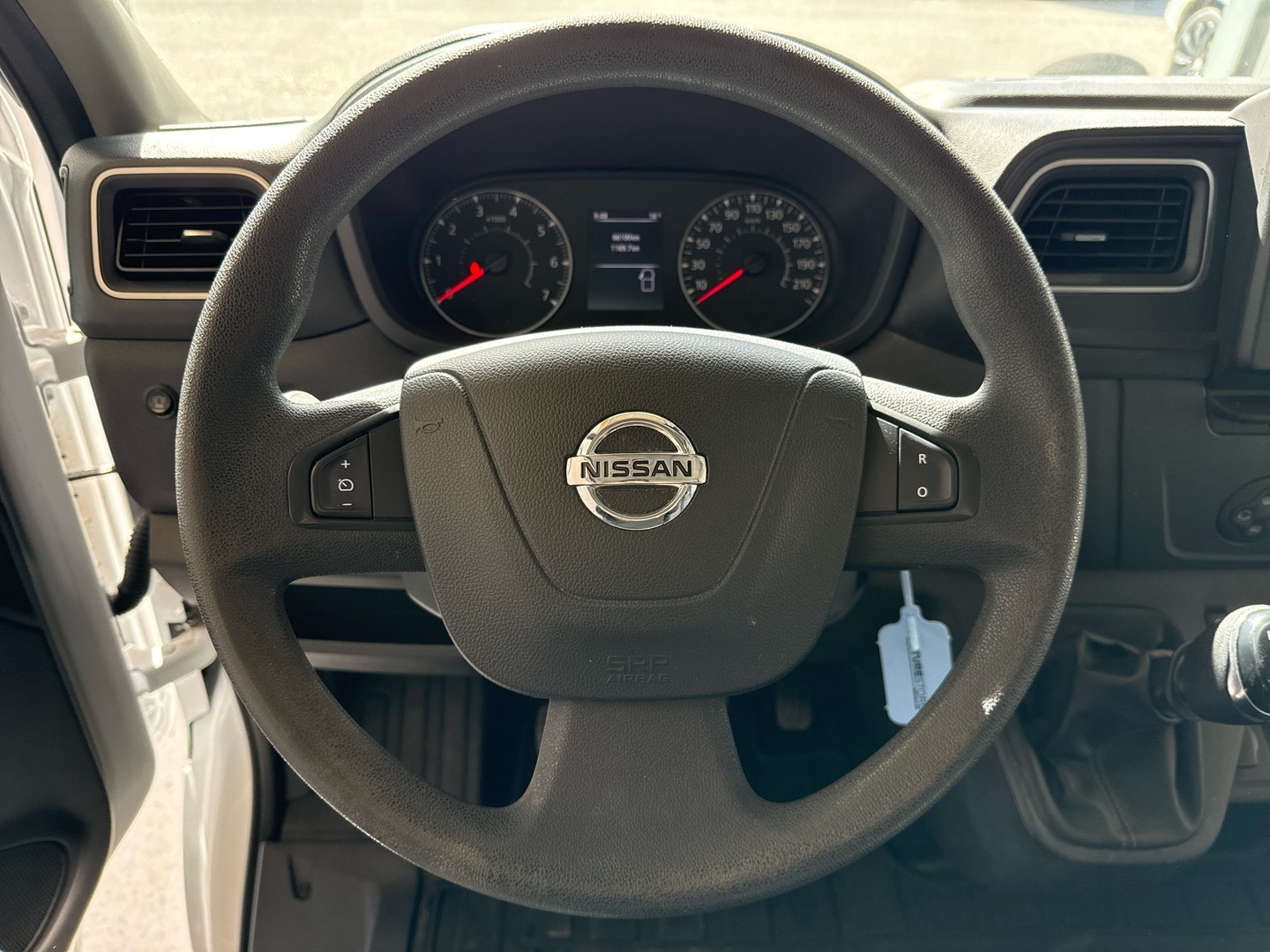 NISSAN NV400 2021
