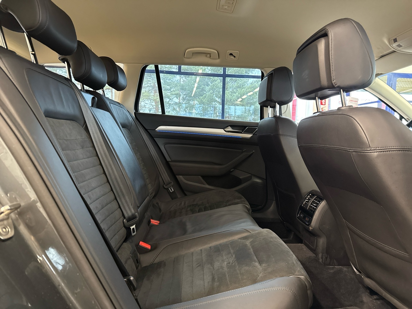 VOLKSWAGEN Passat 2017