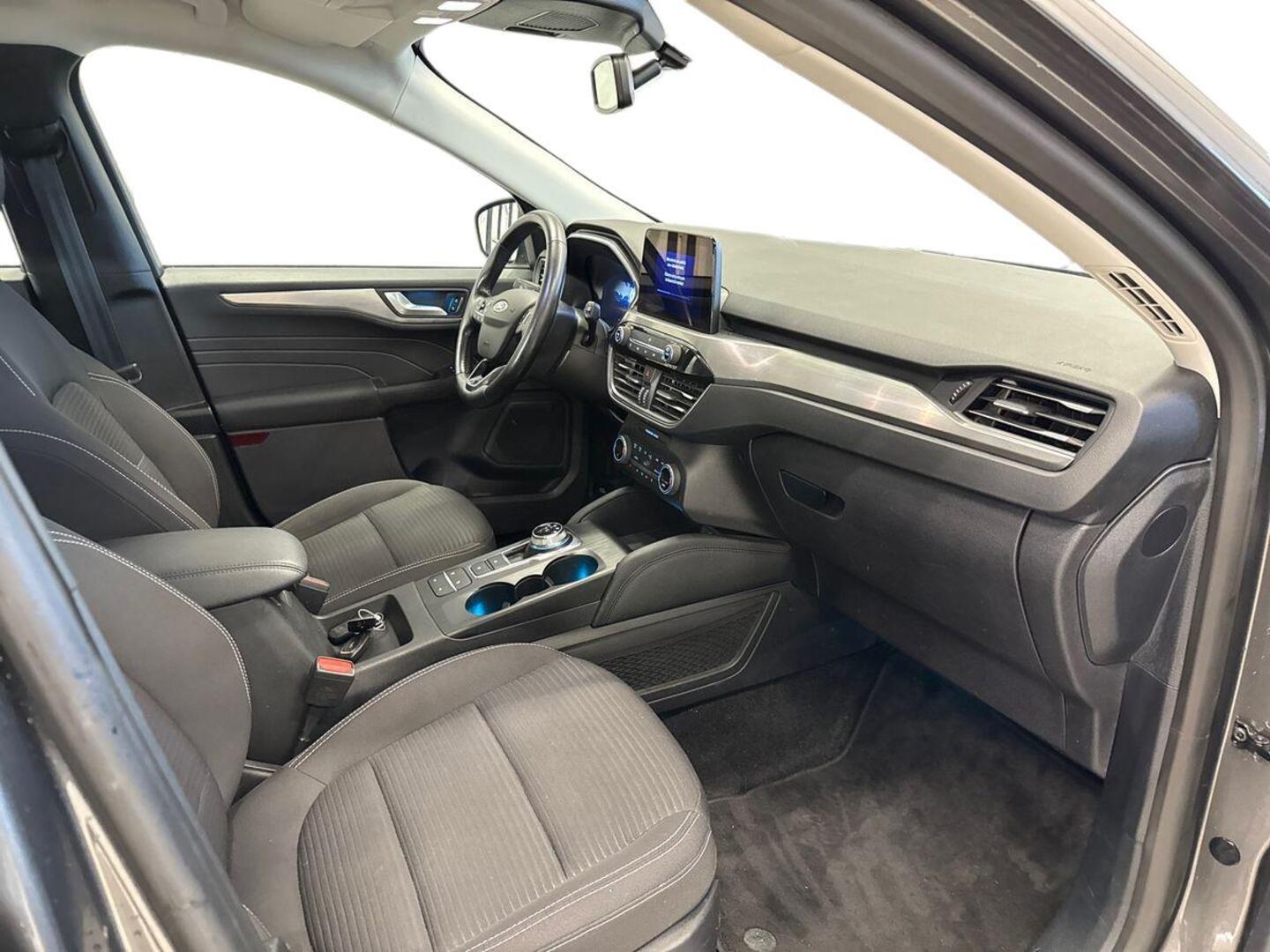 FORD Kuga 9