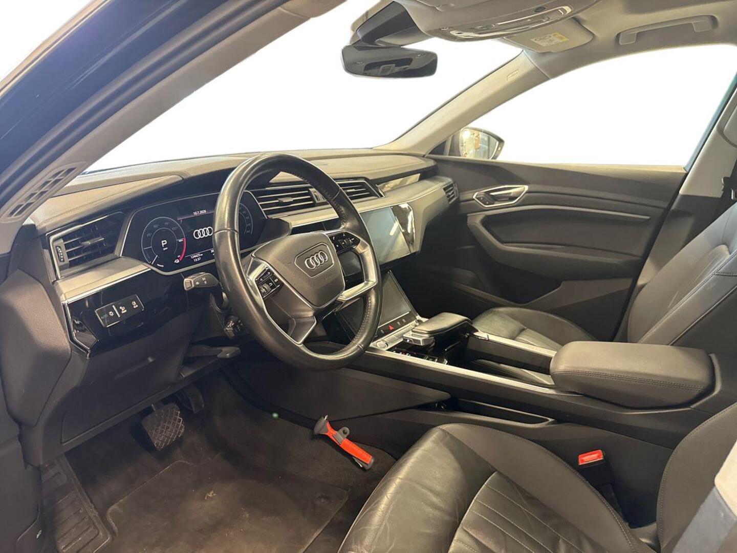 AUDI e-tron 2020