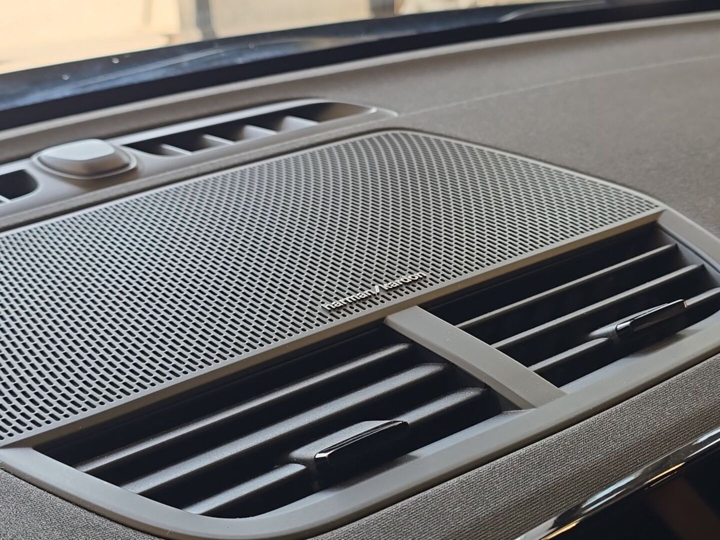 POLESTAR 2 28