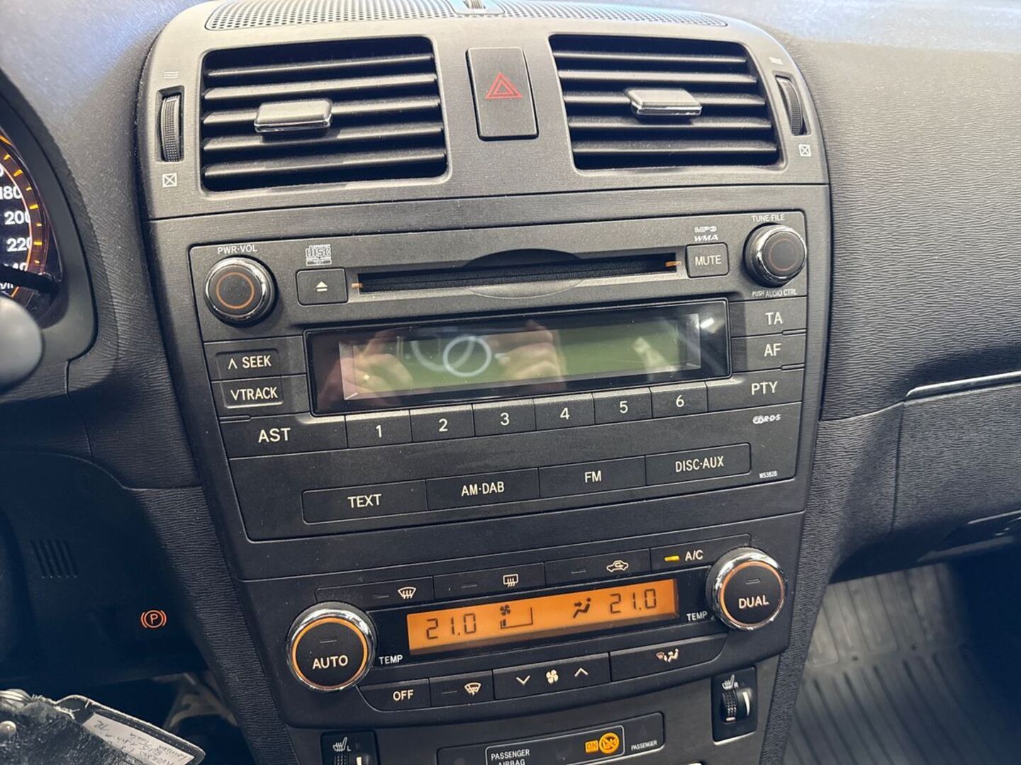 TOYOTA Avensis 2009