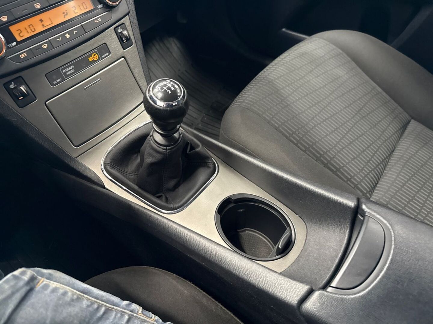 TOYOTA Avensis 2009
