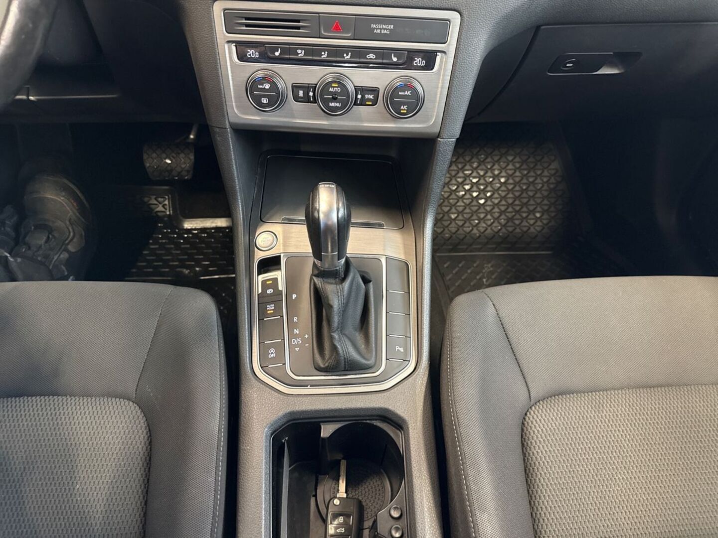 VOLKSWAGEN Golf Sportsvan 2015
