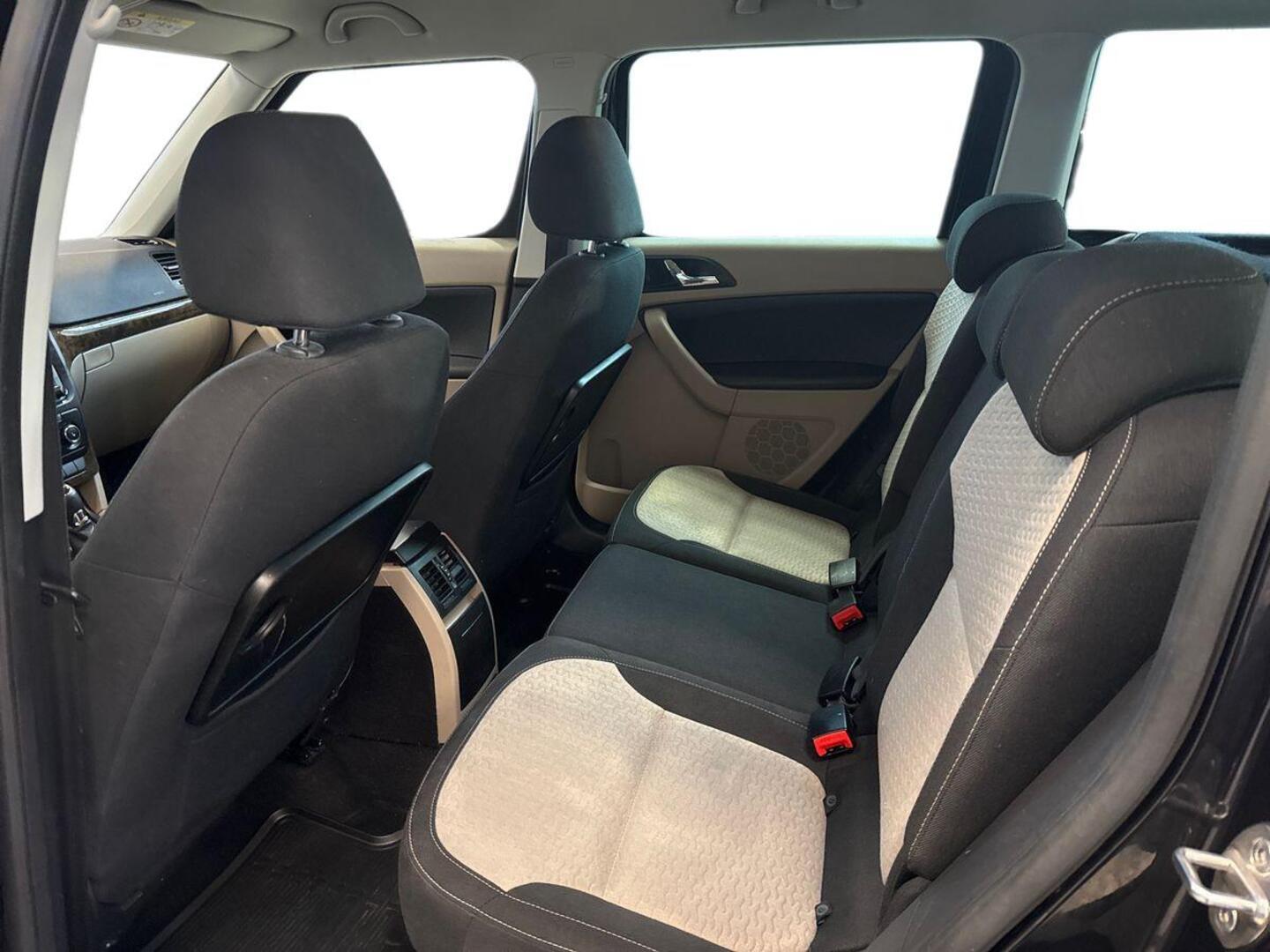 SKODA Yeti 2015