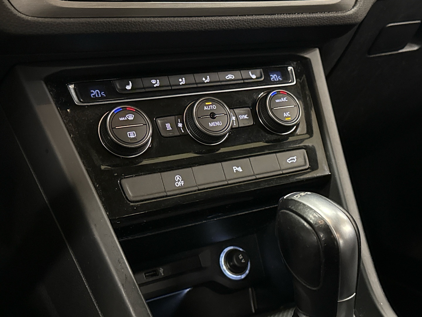 VOLKSWAGEN Touran 2018