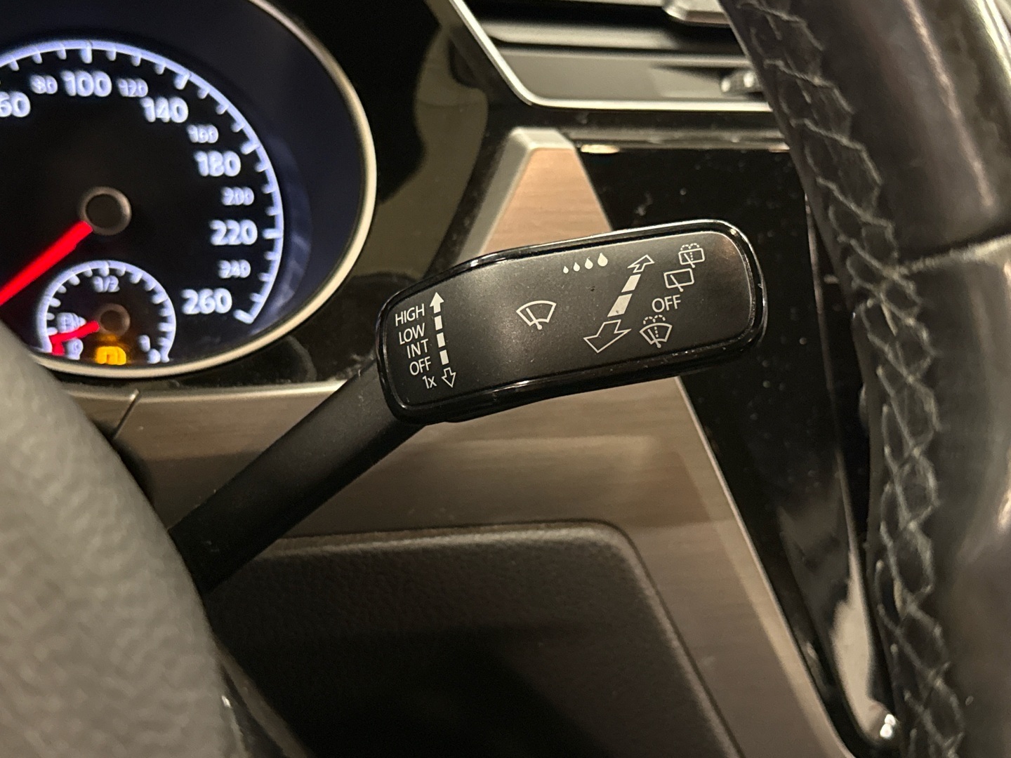 VOLKSWAGEN Touran 2018