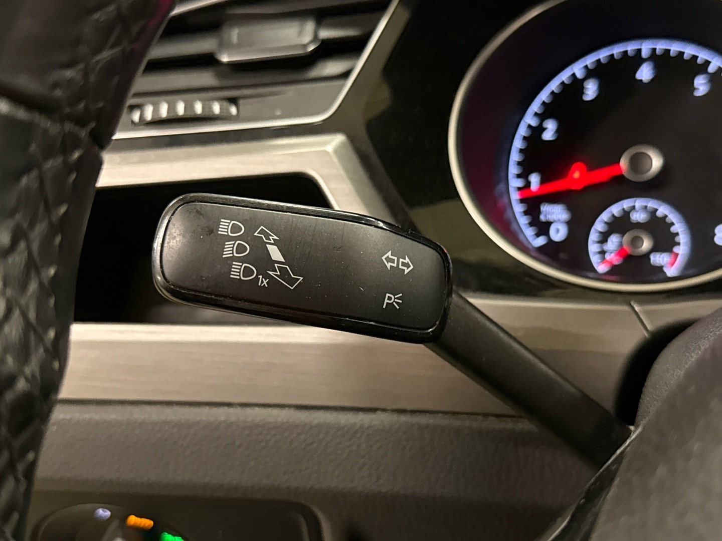 VOLKSWAGEN Touran 2018