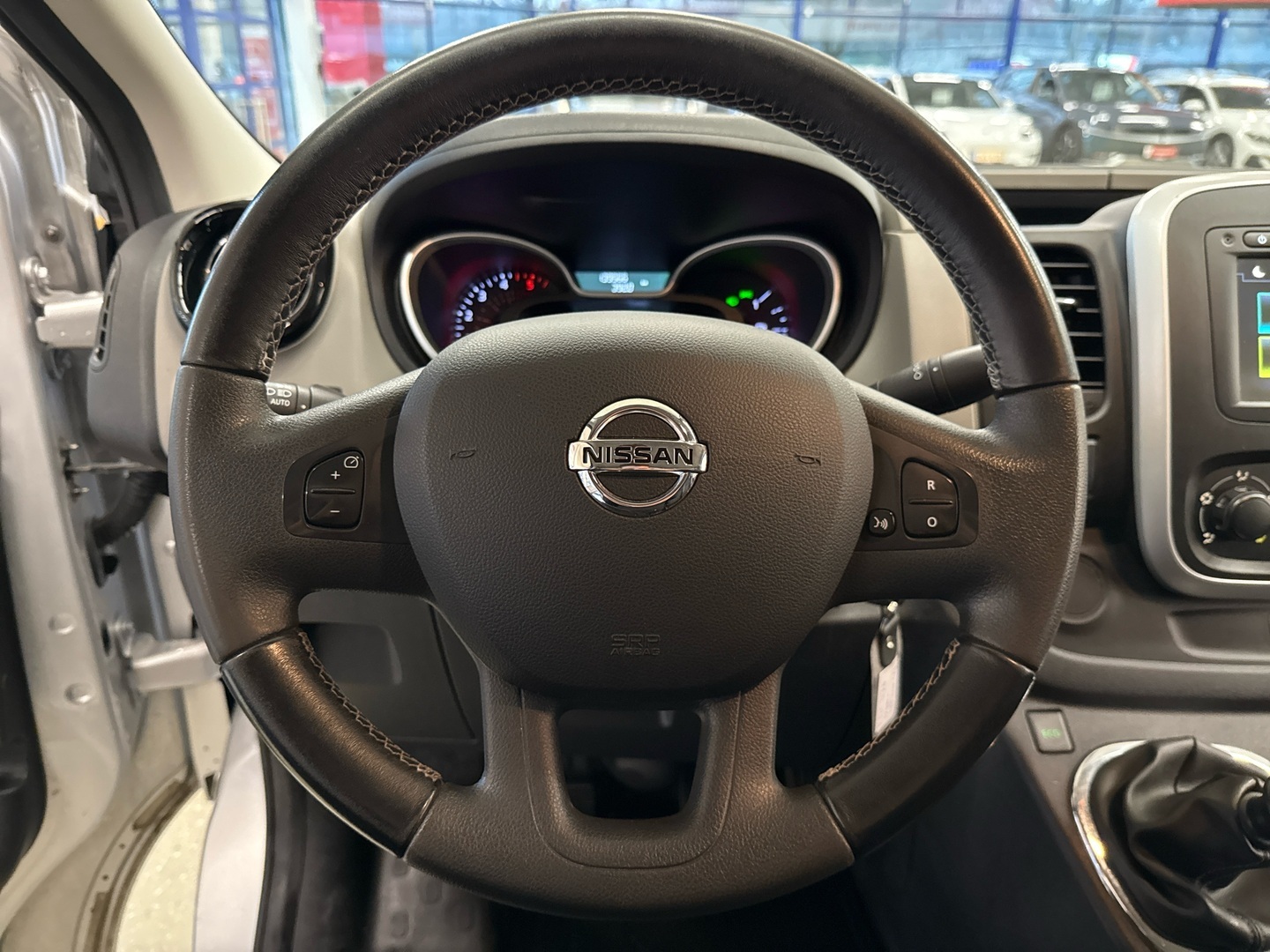 NISSAN NV300 2019
