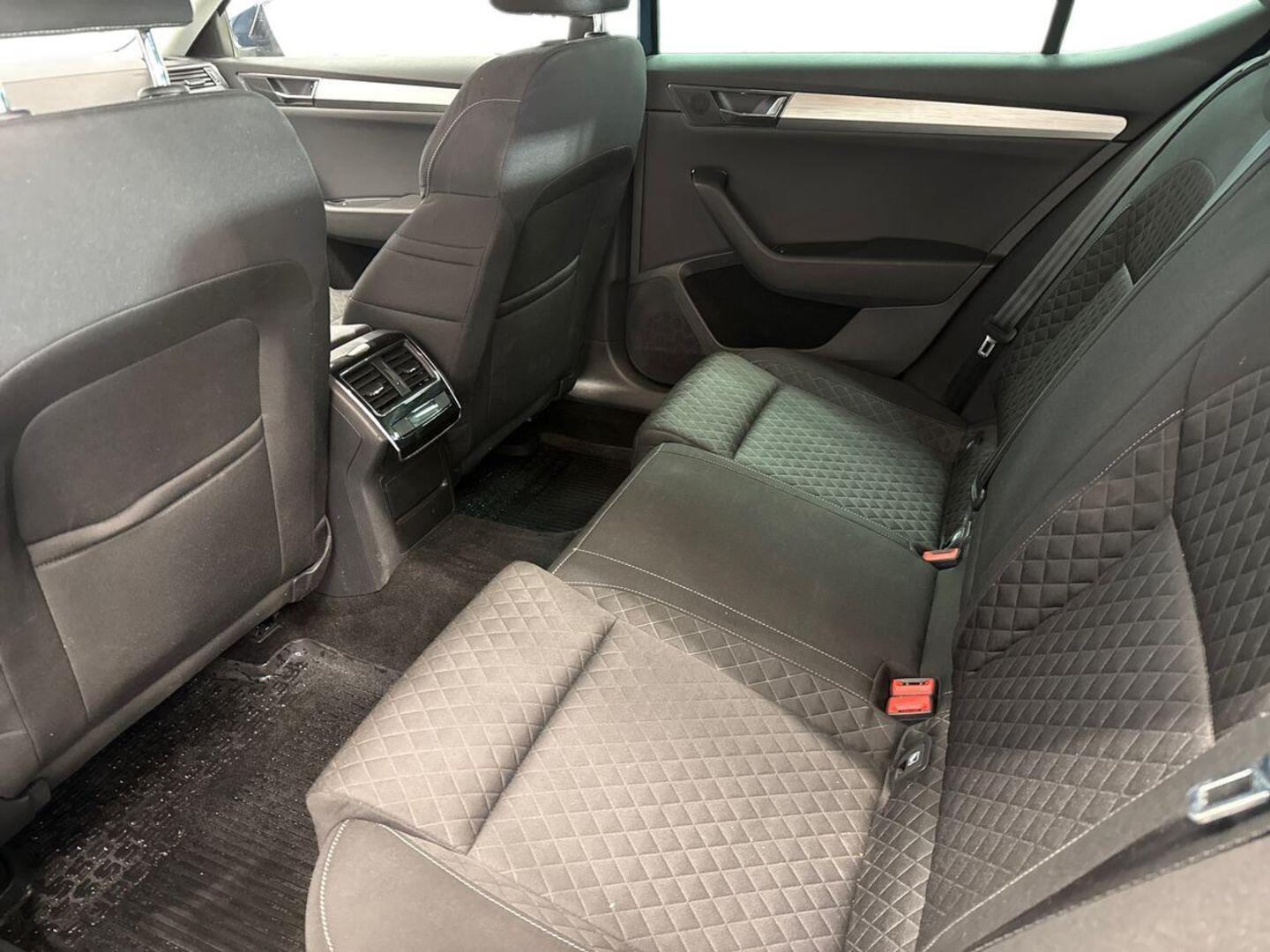 SKODA Superb 10
