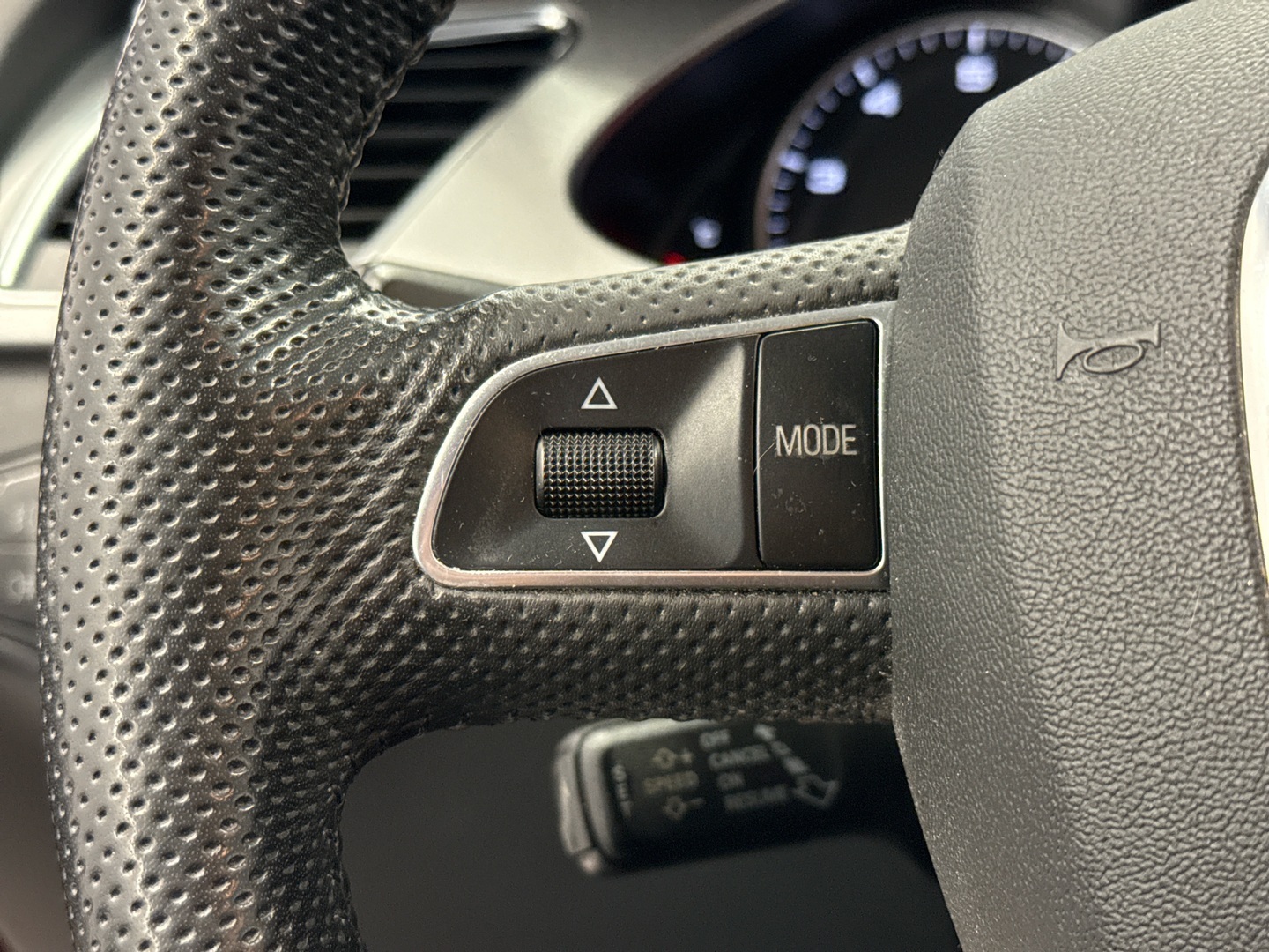 AUDI A4 2011