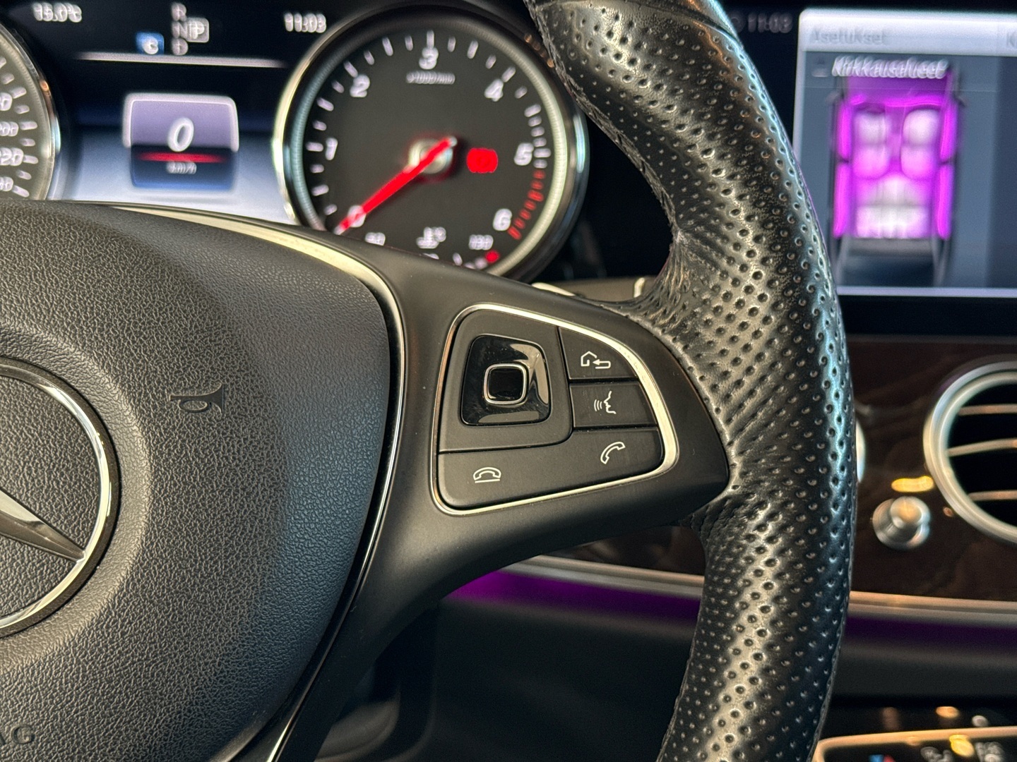 MERCEDES-BENZ E 2017