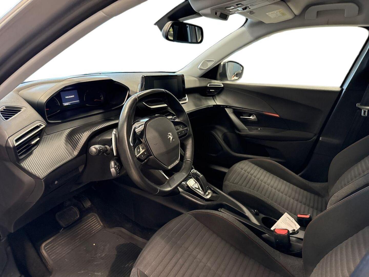 PEUGEOT 2008 7