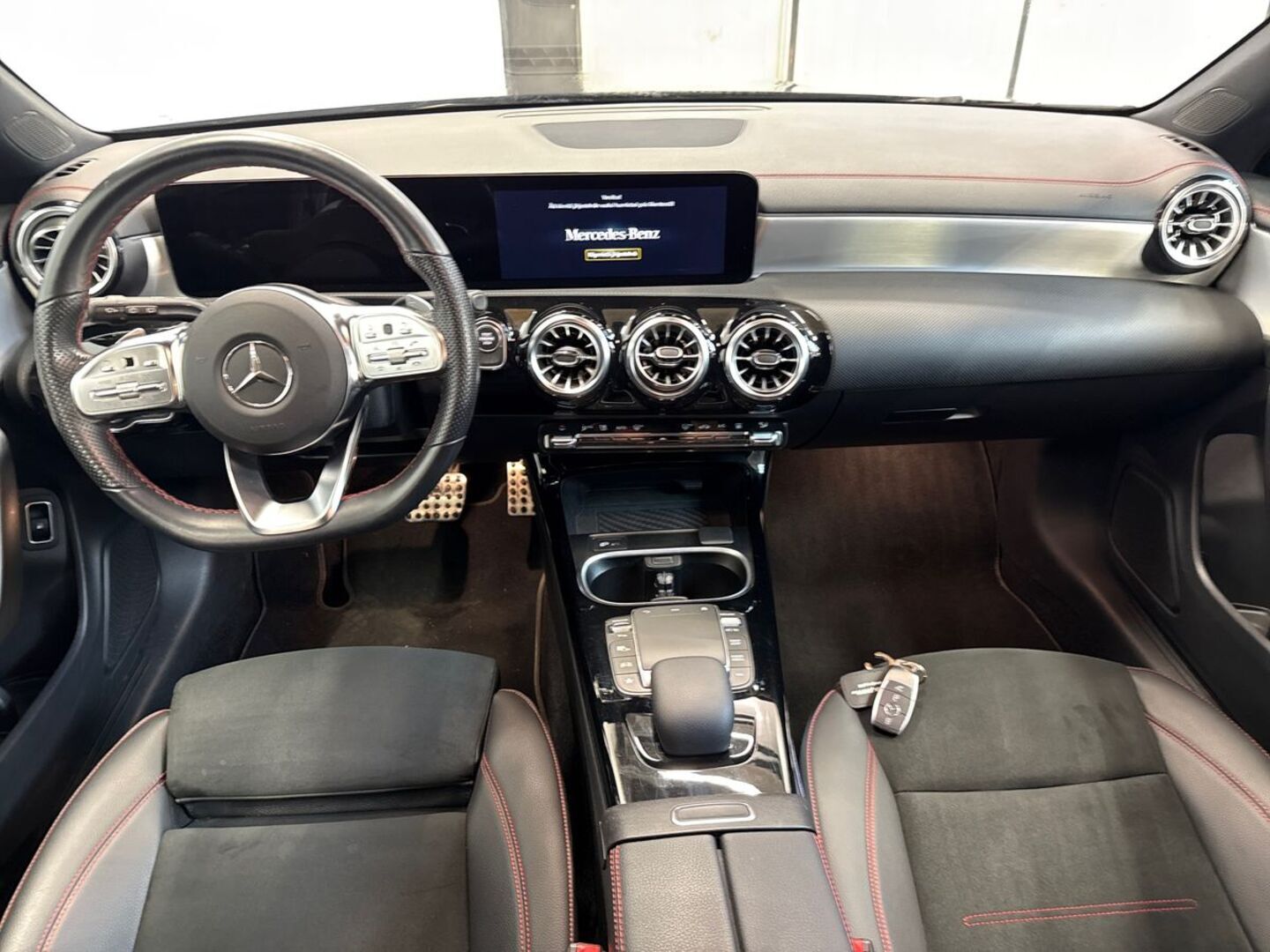 MERCEDES-BENZ CLA 19