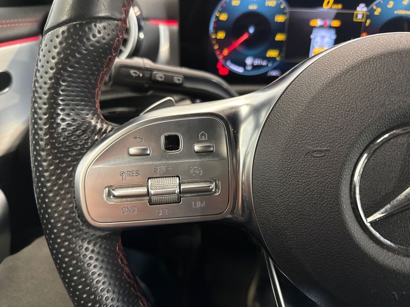 MERCEDES-BENZ CLA 23